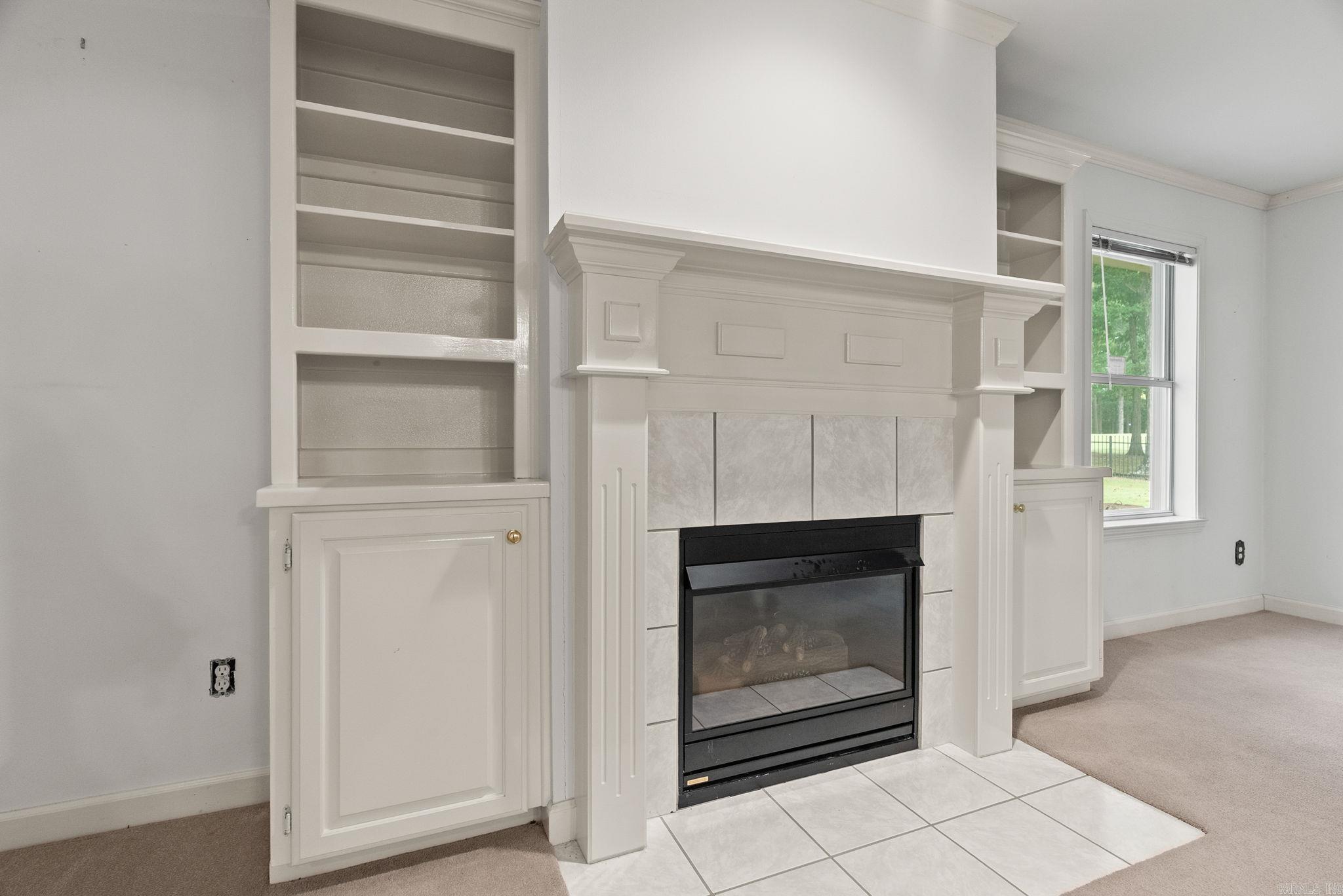 COUNTRY CLUB OF ARK THE - Residential