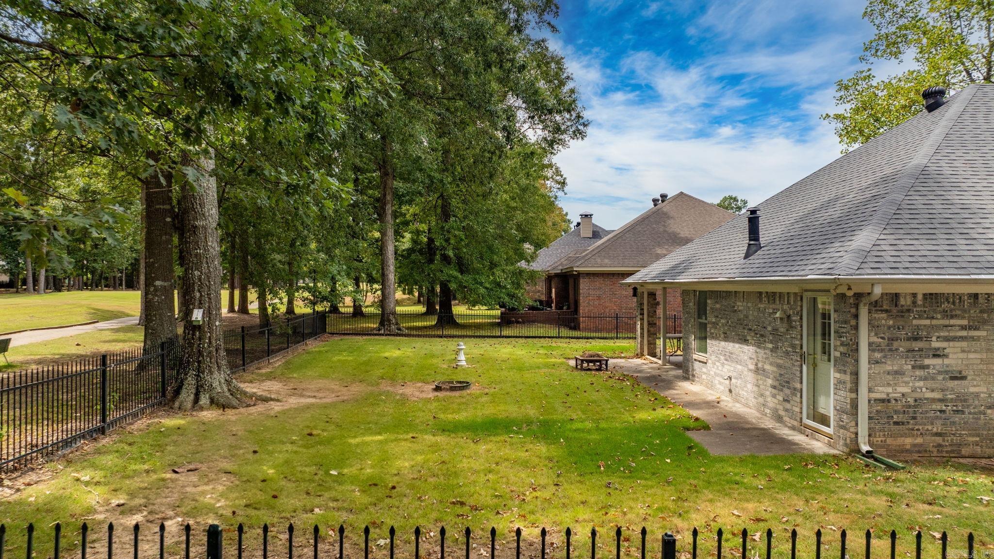 COUNTRY CLUB OF ARK THE - Residential