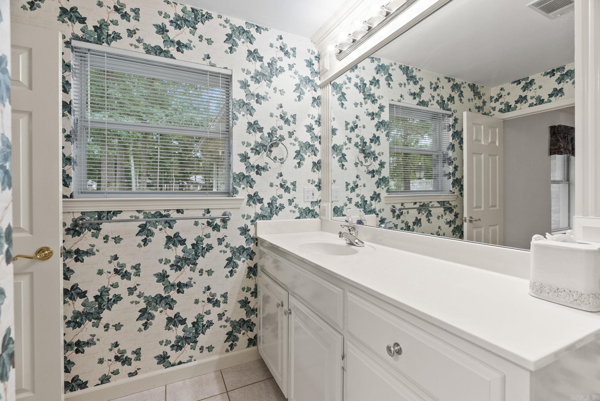 COUNTRY CLUB OF ARK THE - Residential