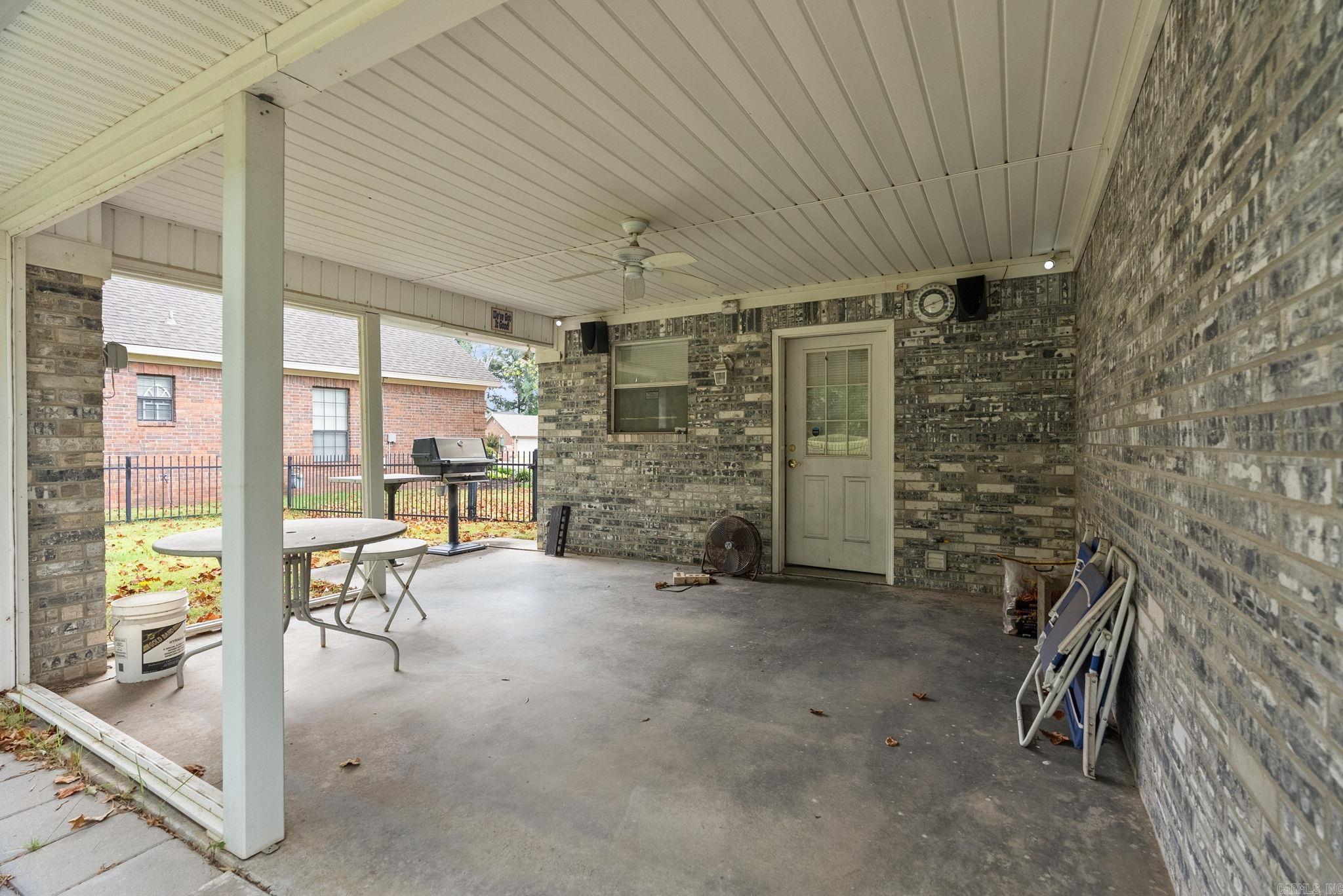 COUNTRY CLUB OF ARK THE - Residential