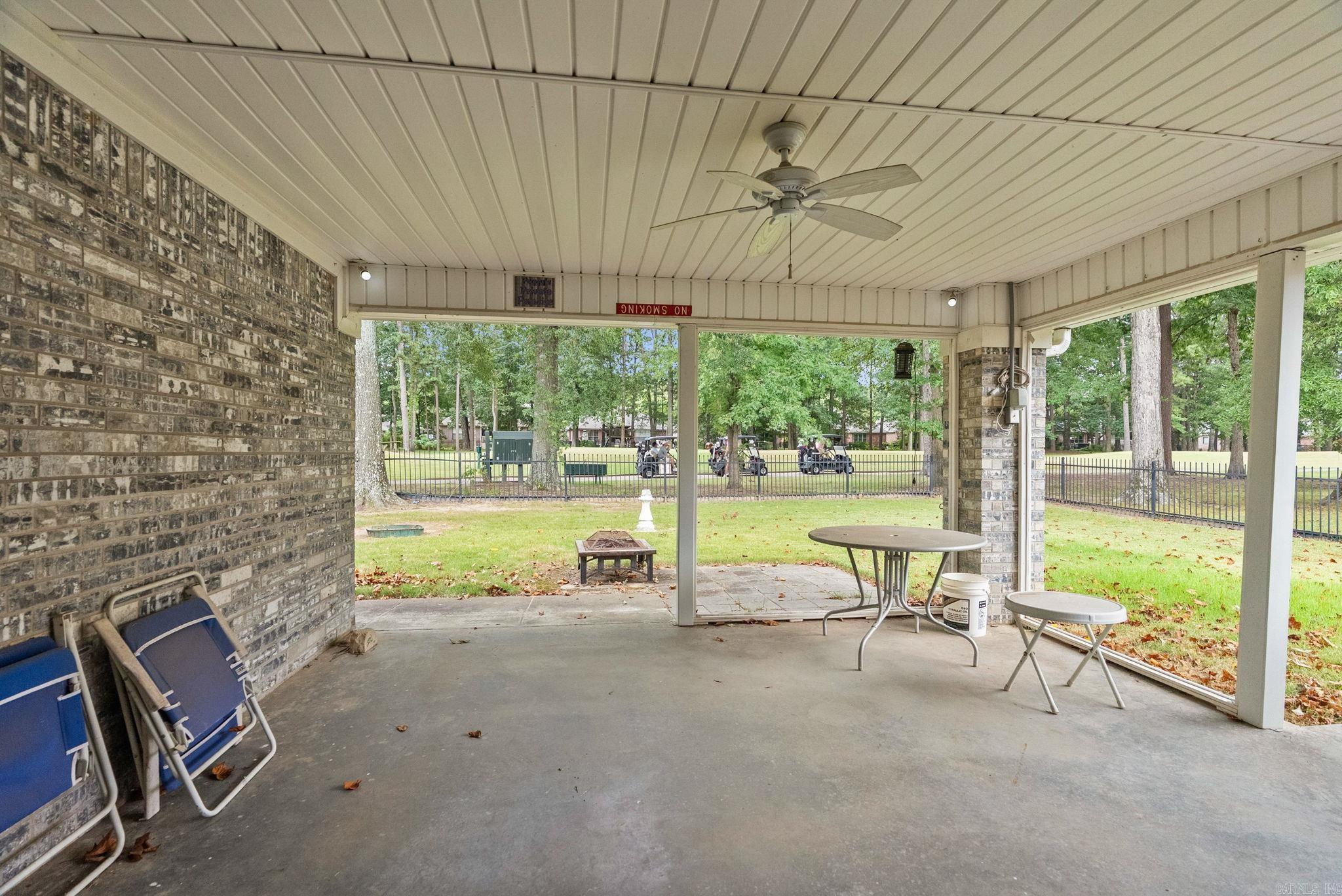 COUNTRY CLUB OF ARK THE - Residential