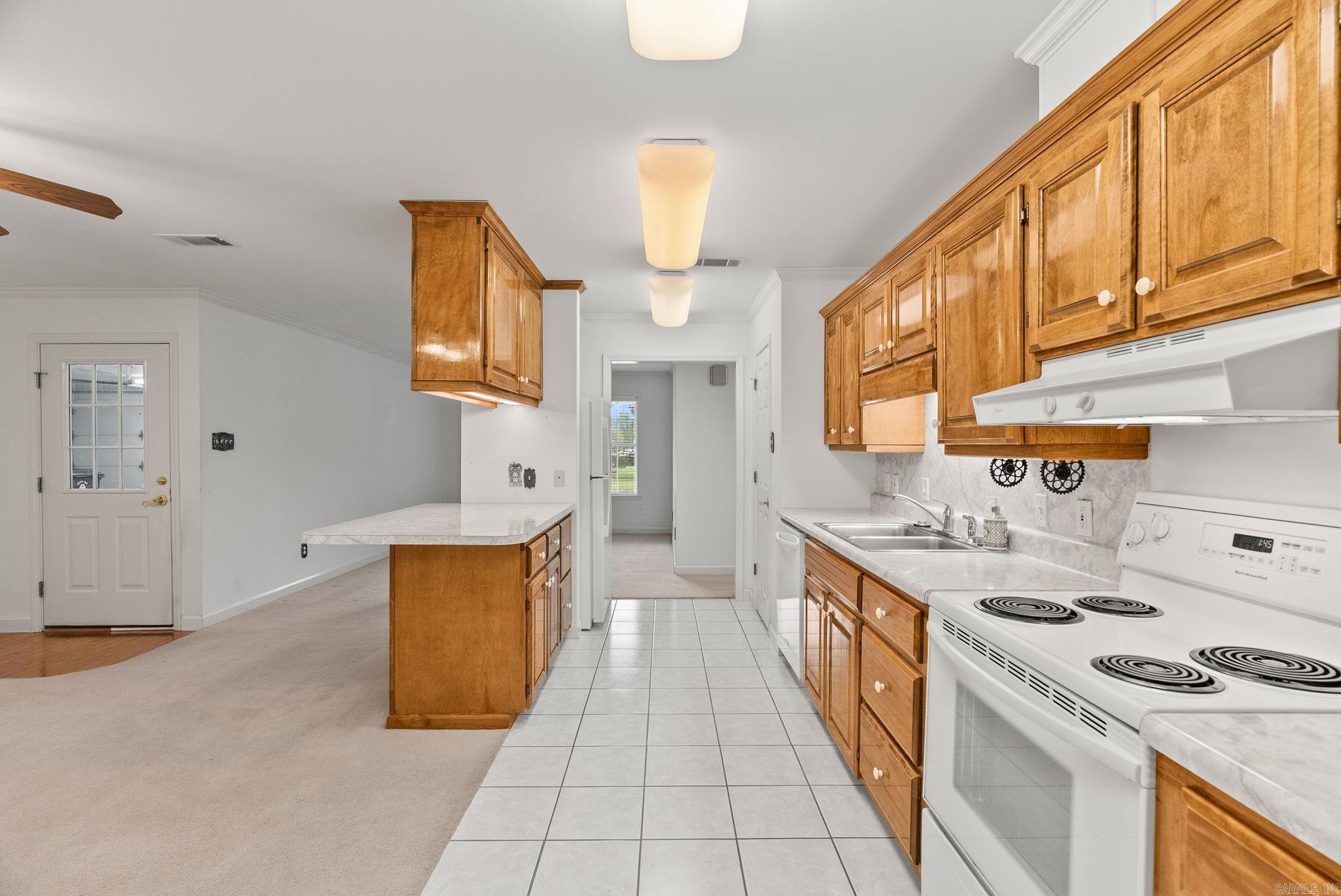 COUNTRY CLUB OF ARK THE - Residential