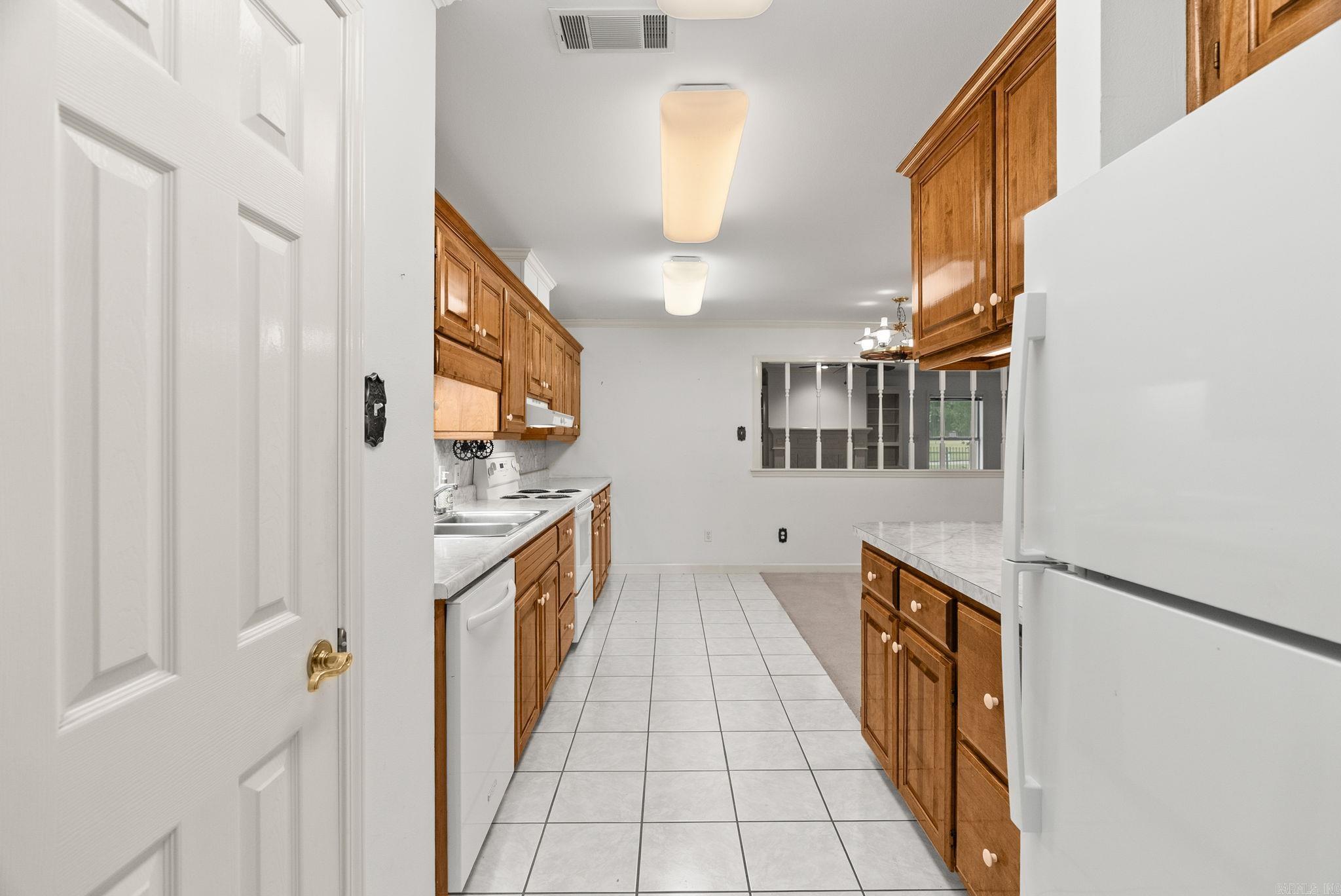 COUNTRY CLUB OF ARK THE - Residential