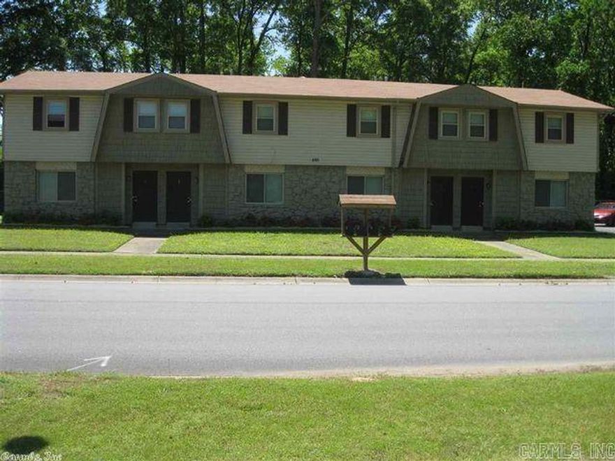 Great 3BD townhome located in southwest Little Rock. This property is managed by Hoffman Team so beware of scammers - we will never ask you to Cashapp us money. The lease for this property is for 18 months to 2 years with a 3% increase after the first year. Income must be 3x the amount of rent. Deposit, first month’s rent, and the $50 administration fee due before move in. This property does not accept section 8. Visit our office today or schedule a showing through our Hoffman Team website.