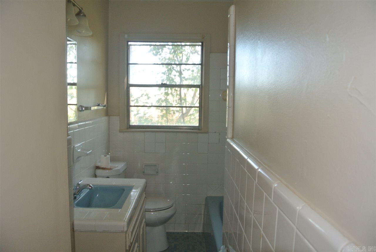 1N-12-08 - Residential Lease