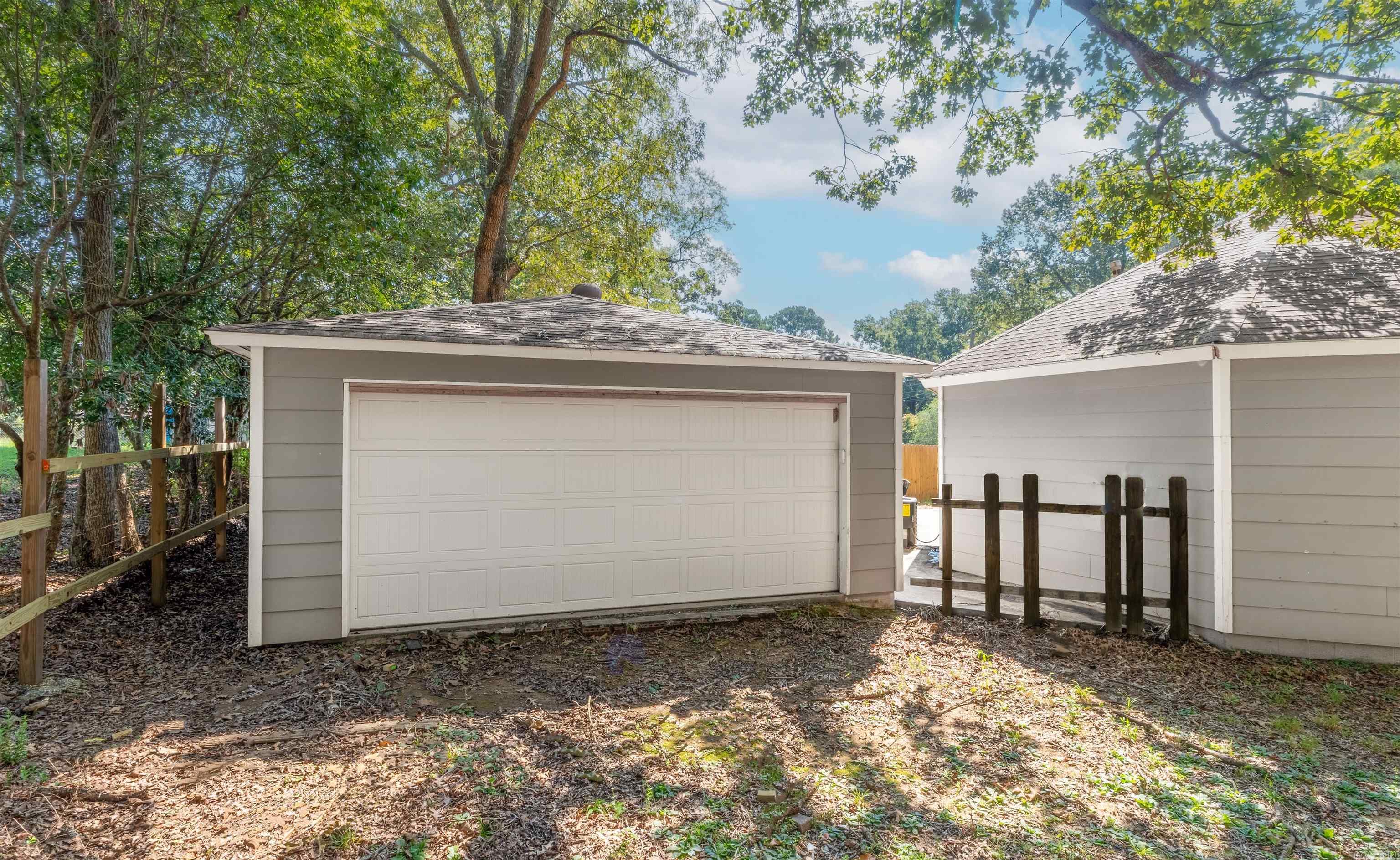 OAKMONT - Residential