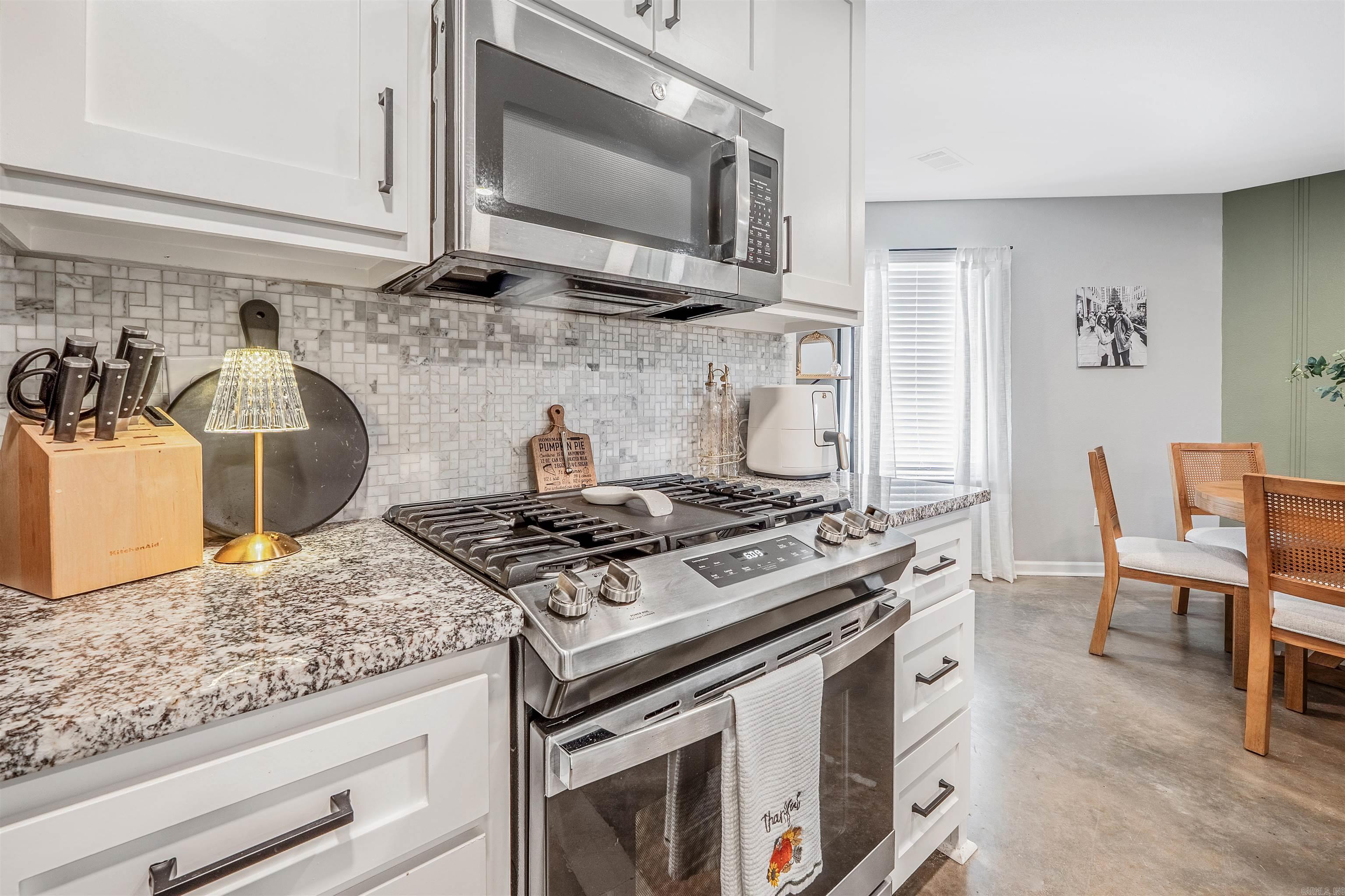 OAKMONT - Residential