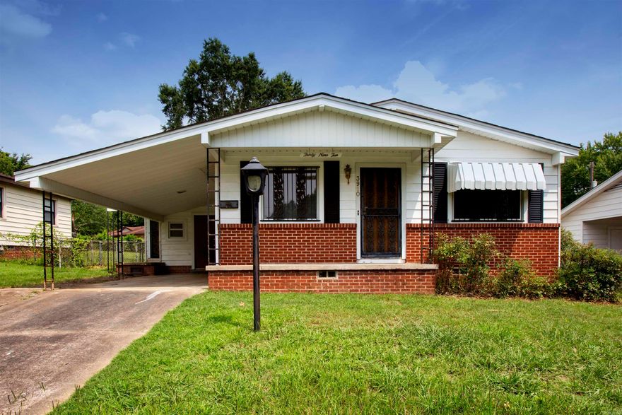 Super cute newly remodeled 3BD in North Little Rock with great curb appeal. New flooring and paint throughout and new granite countertops in the kitchen. Good size backyard that is fully fenced with a utility shed. This home has convenient access to the interstate without all the noise and is just minutes away from Burns Park. Come check it out before it's gone! The lease for this property is for 18 months and income has to be three times the amount of rent unless you have a housing voucher.