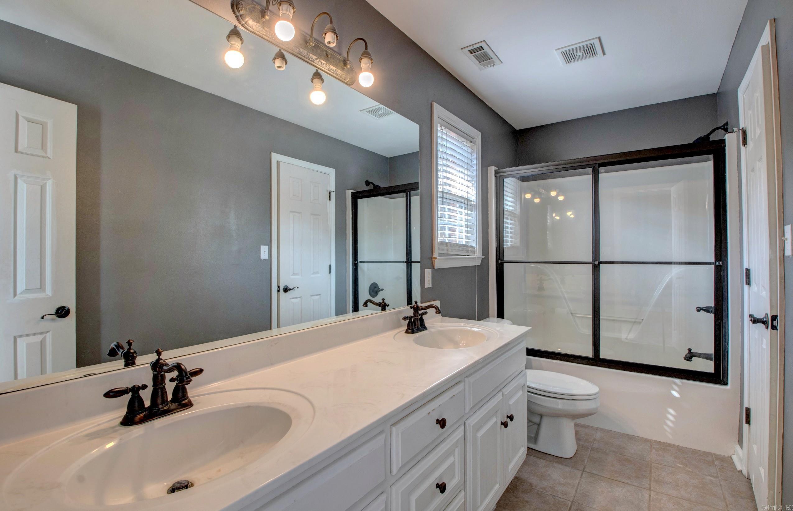 AUSTIN LAKES ON THE BAY ADDN - Residential