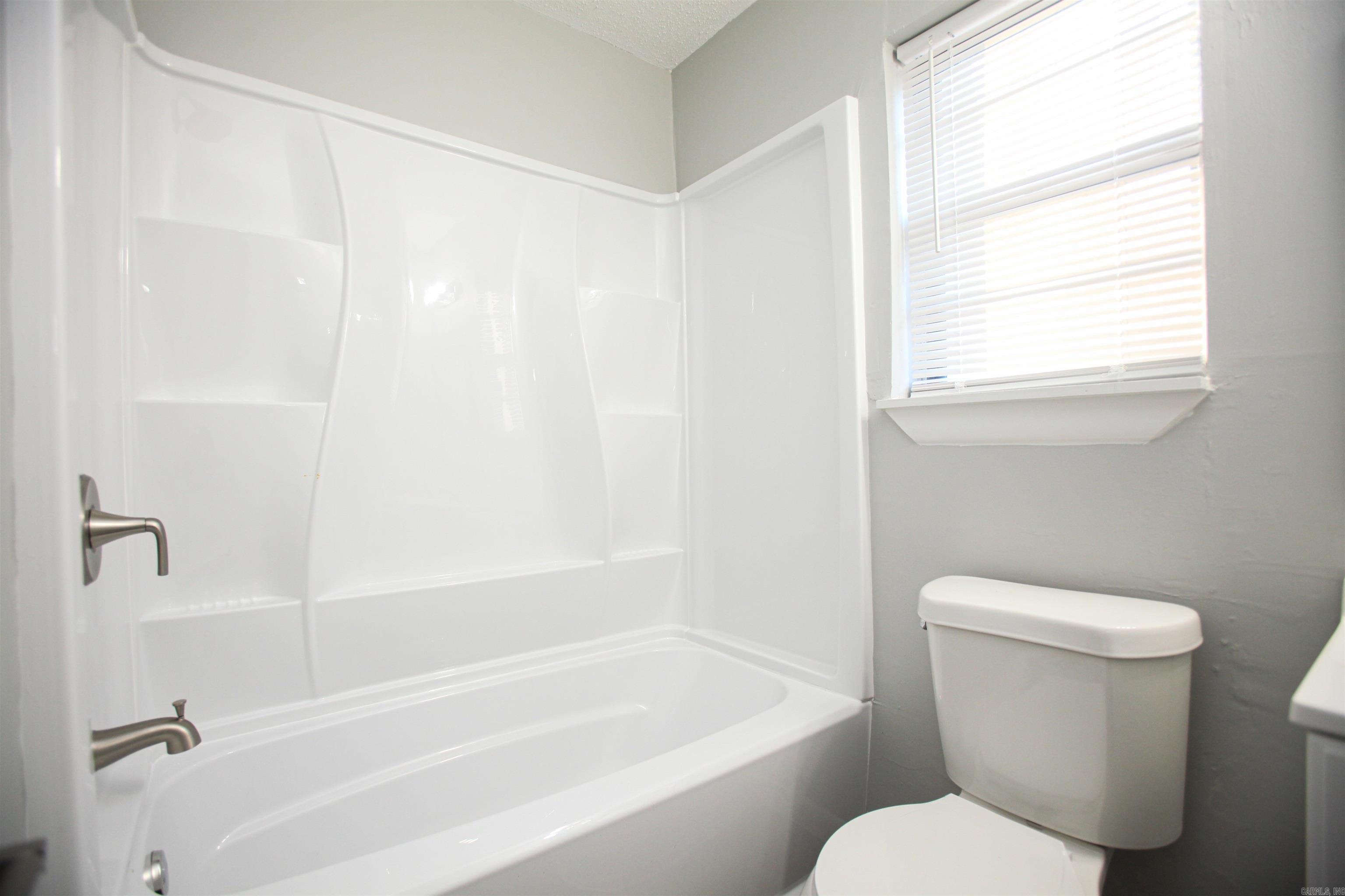 Barrow John 6L - Residential Lease