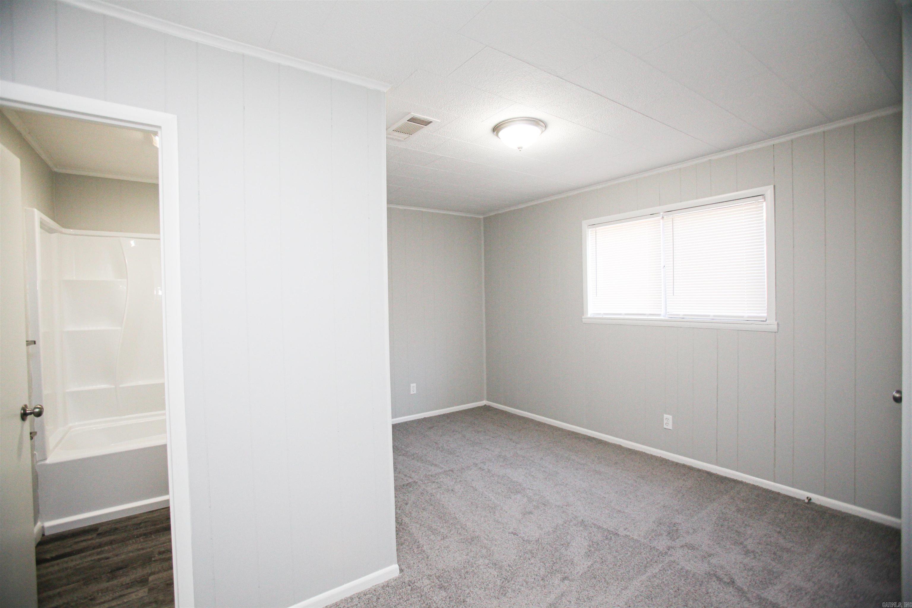 Barrow John 6L - Residential Lease