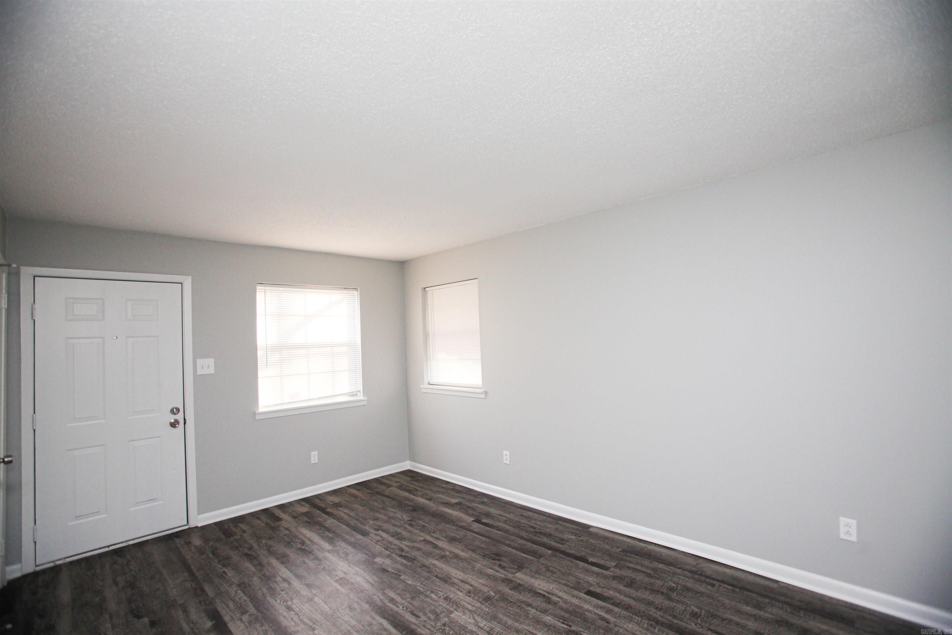 Barrow John 6L - Residential Lease