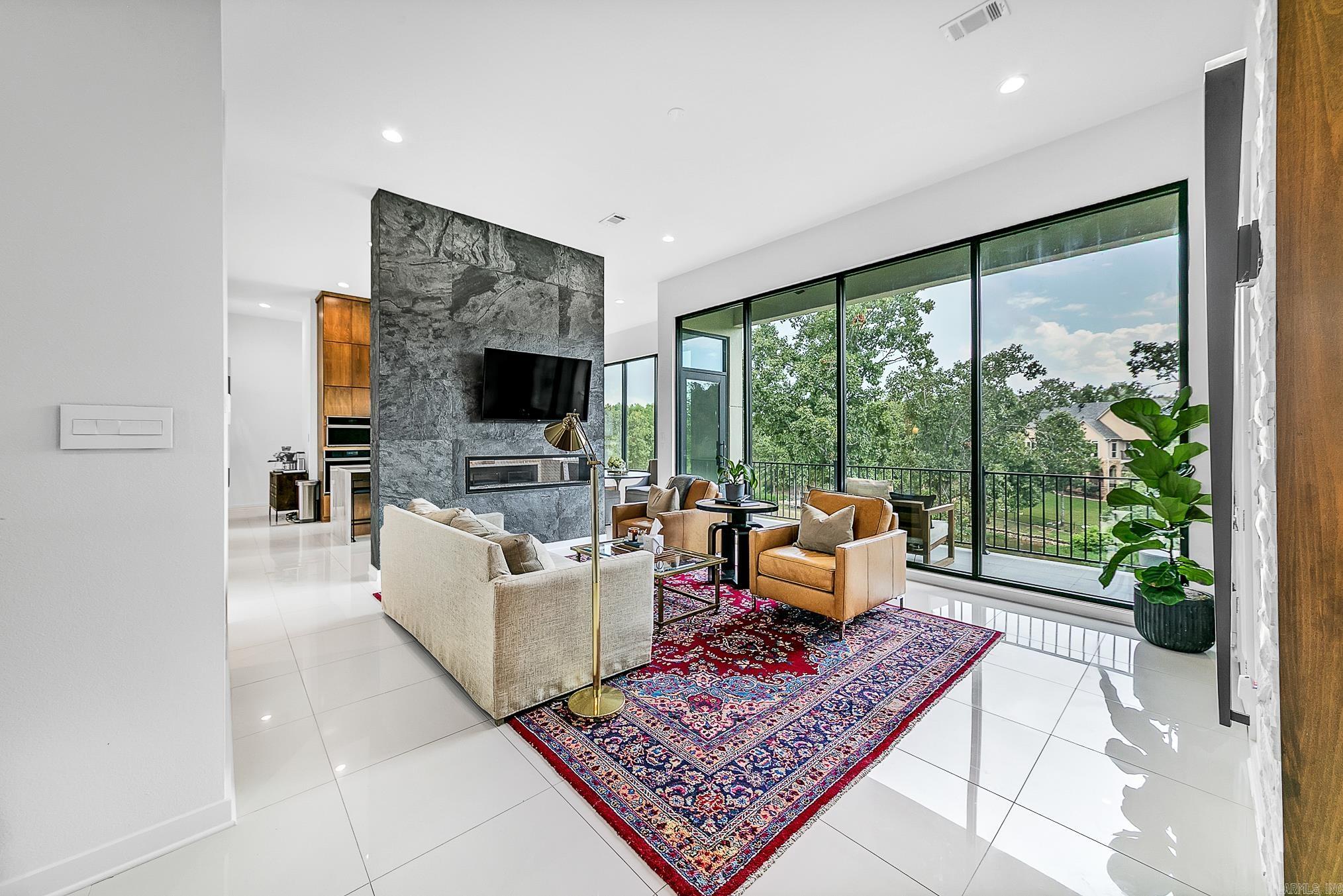 STONE RIDGE AT CYPRESS CREEK - Residential