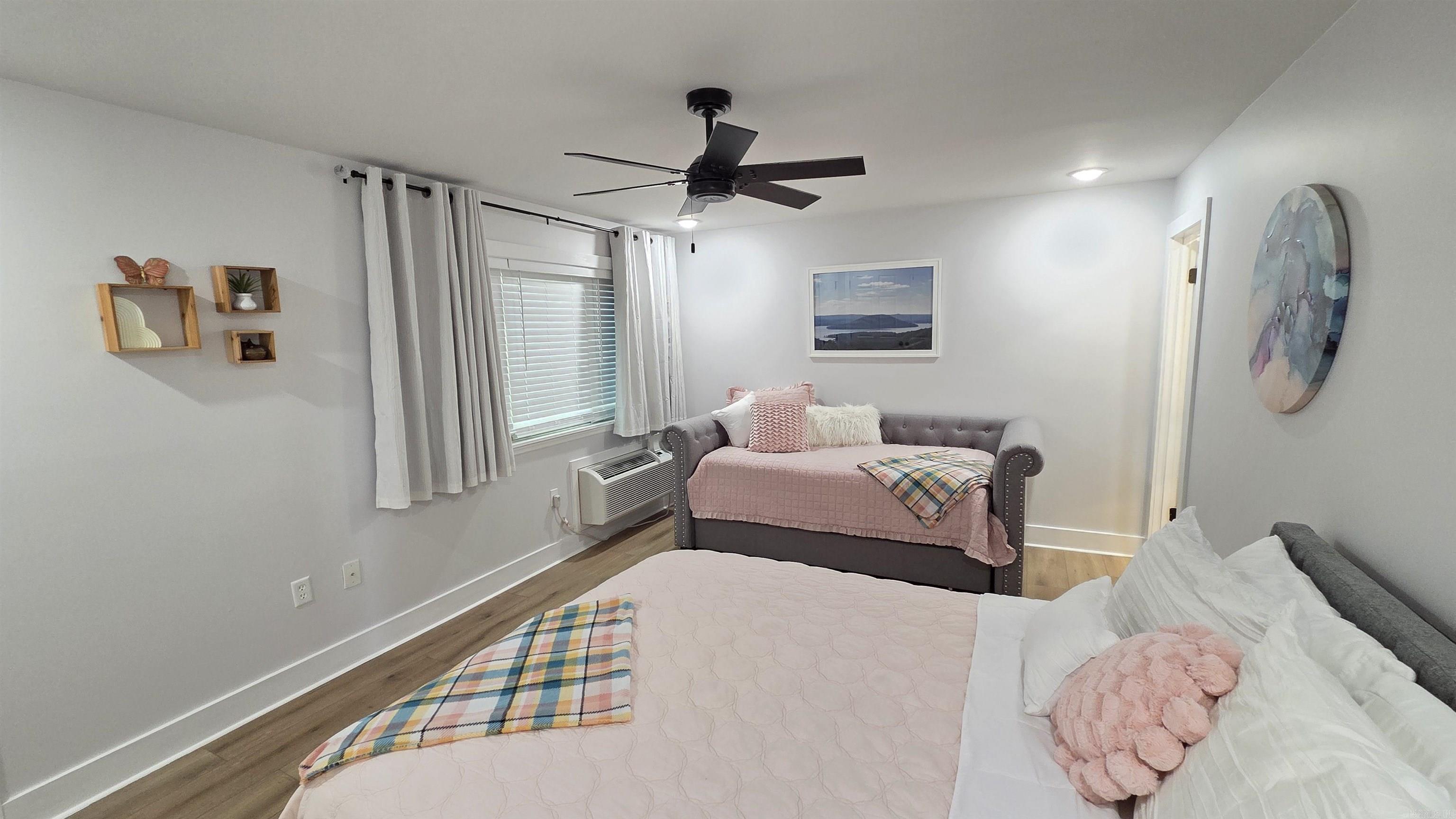 CLIFFSIDE LODGE - Residential