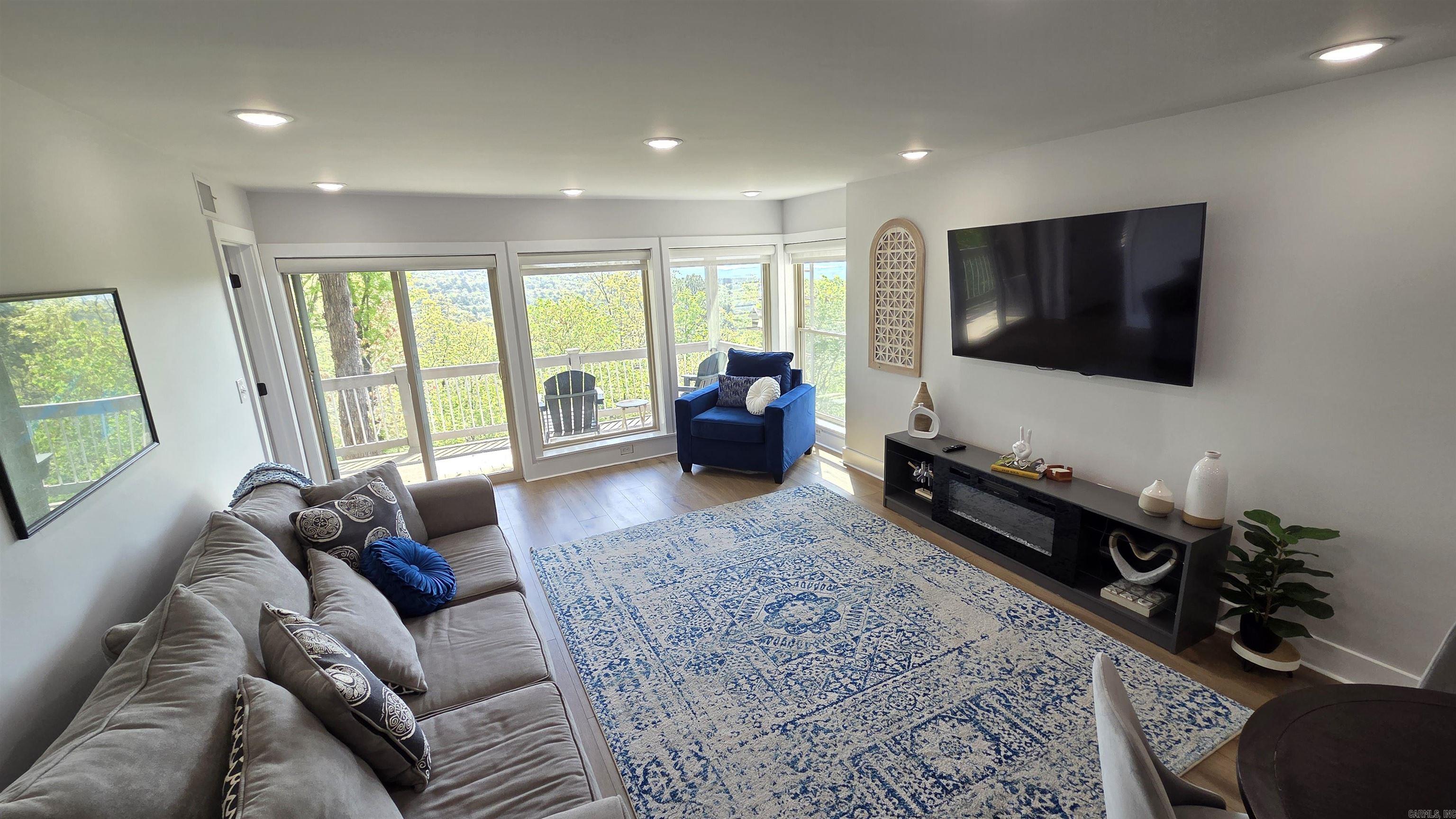 CLIFFSIDE LODGE - Residential