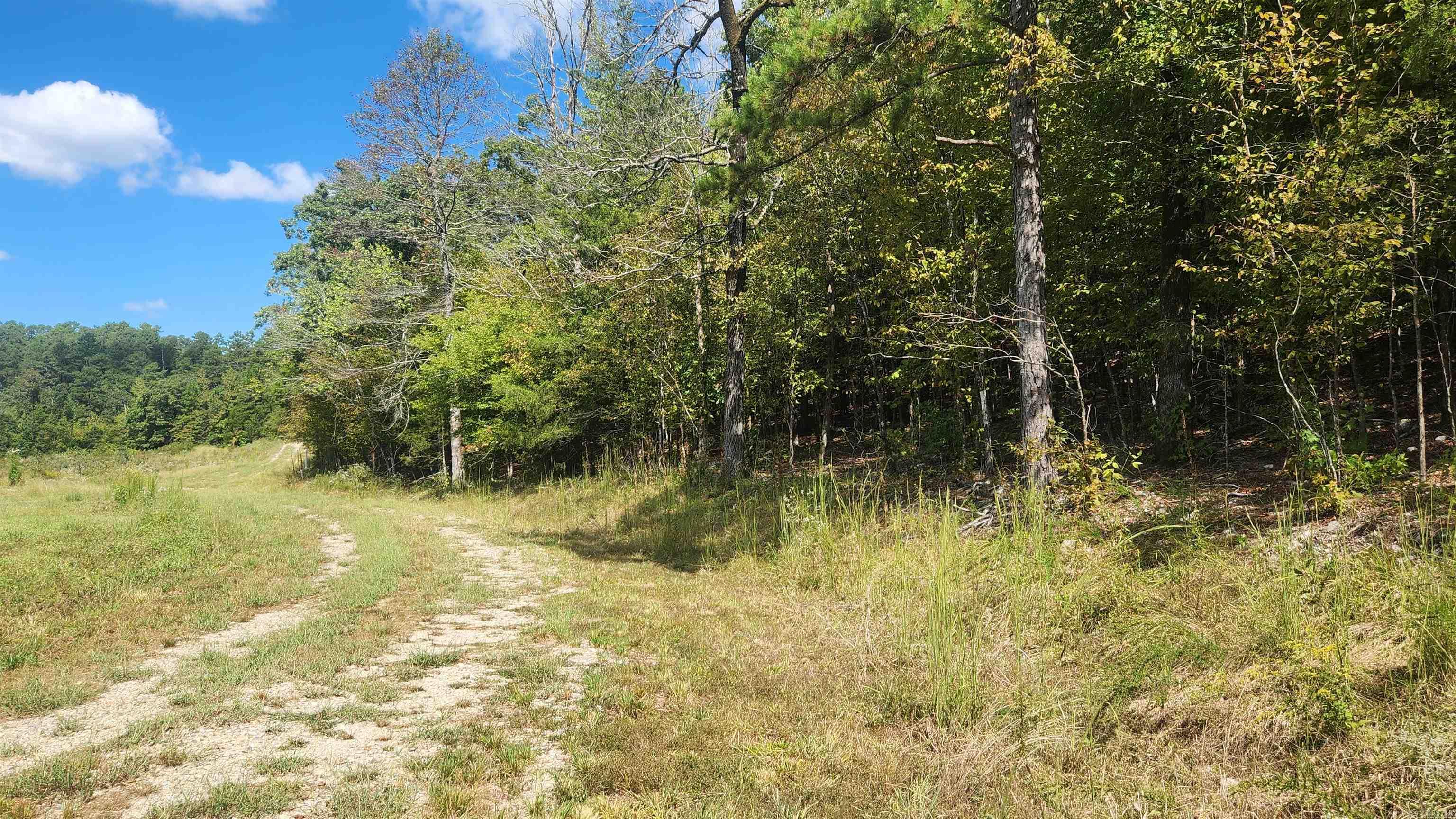 REVAS RETREAT - Land