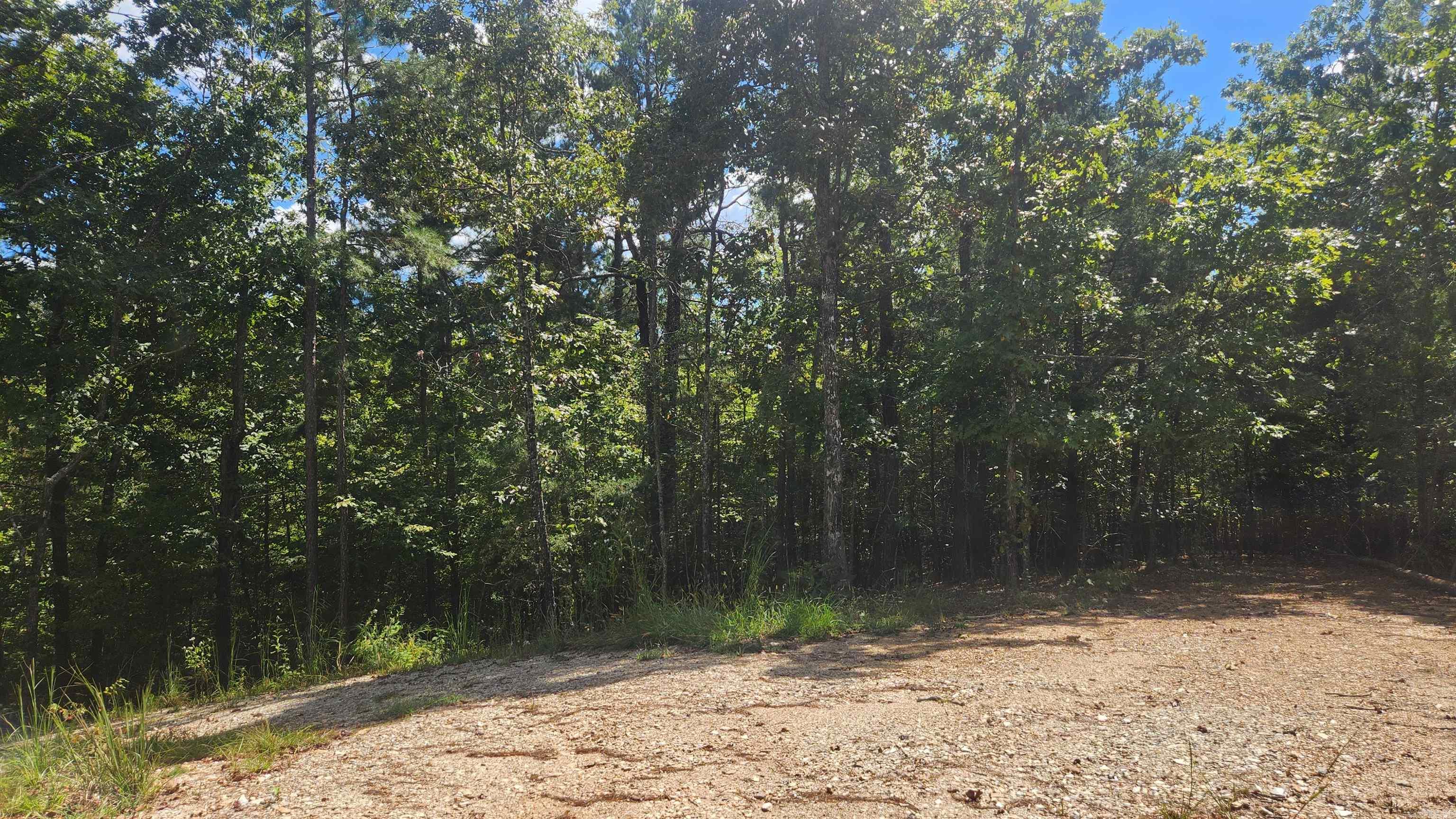 REVAS RETREAT - Land