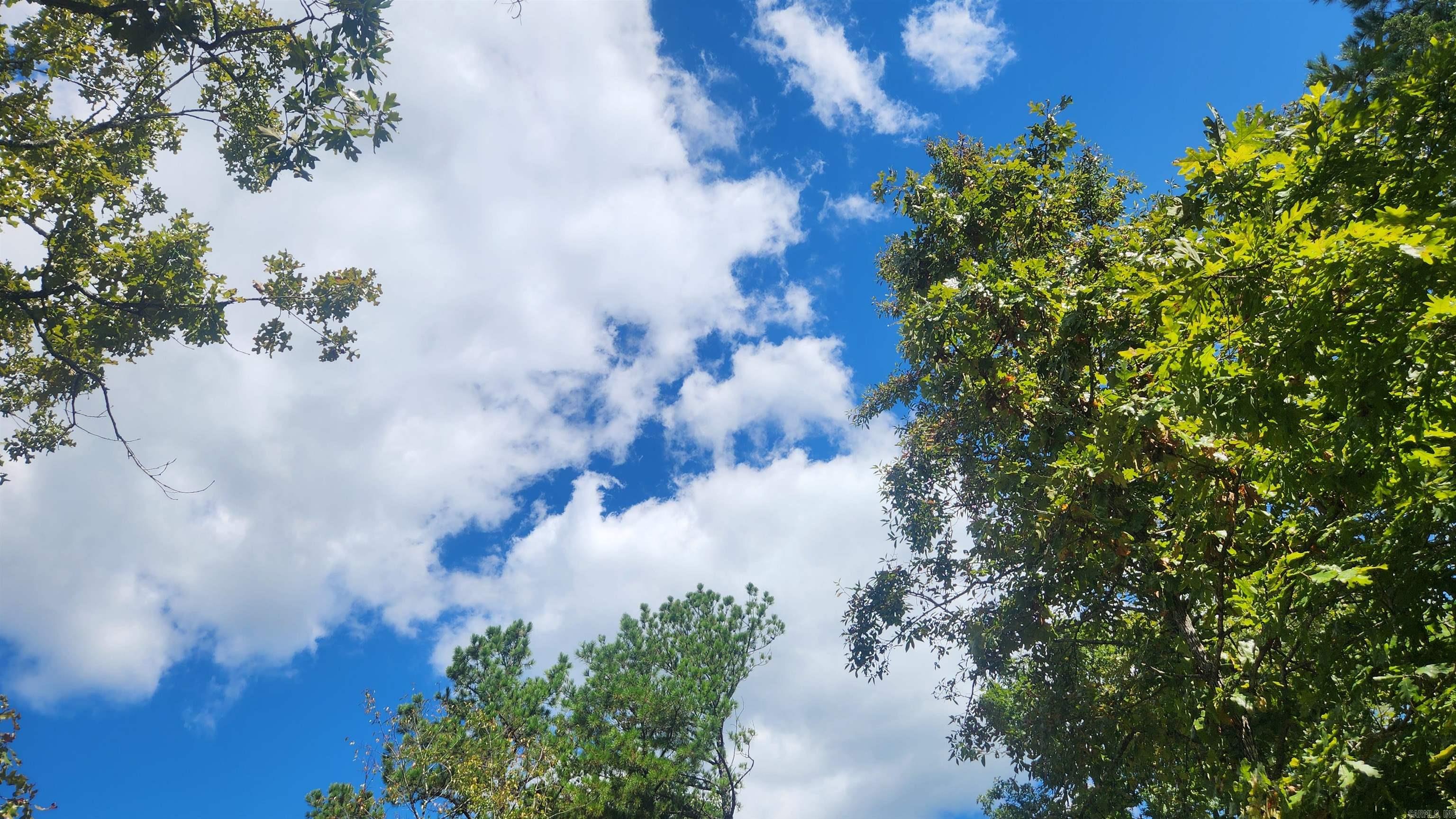 REVAS RETREAT - Land