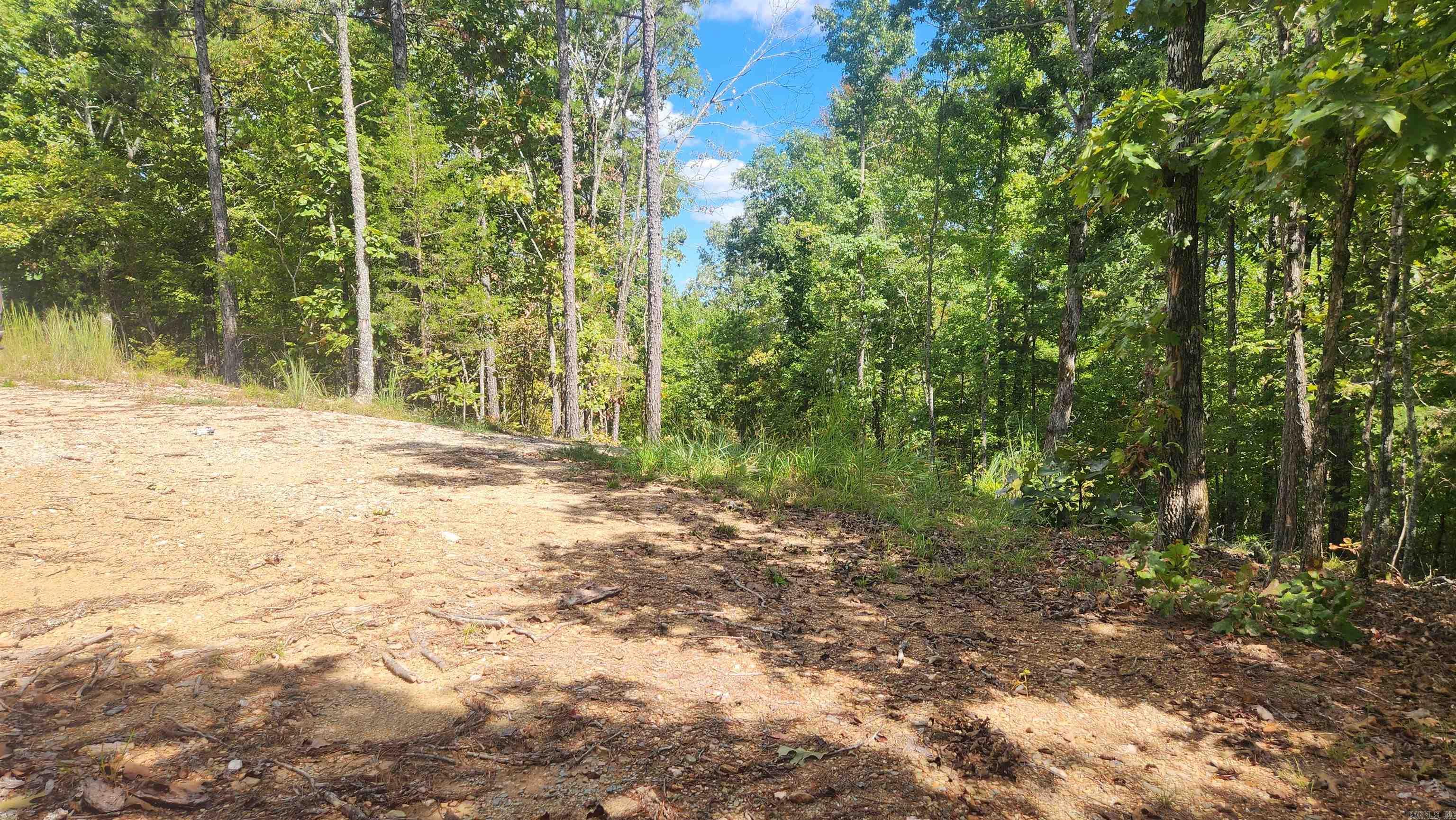 REVAS RETREAT - Land