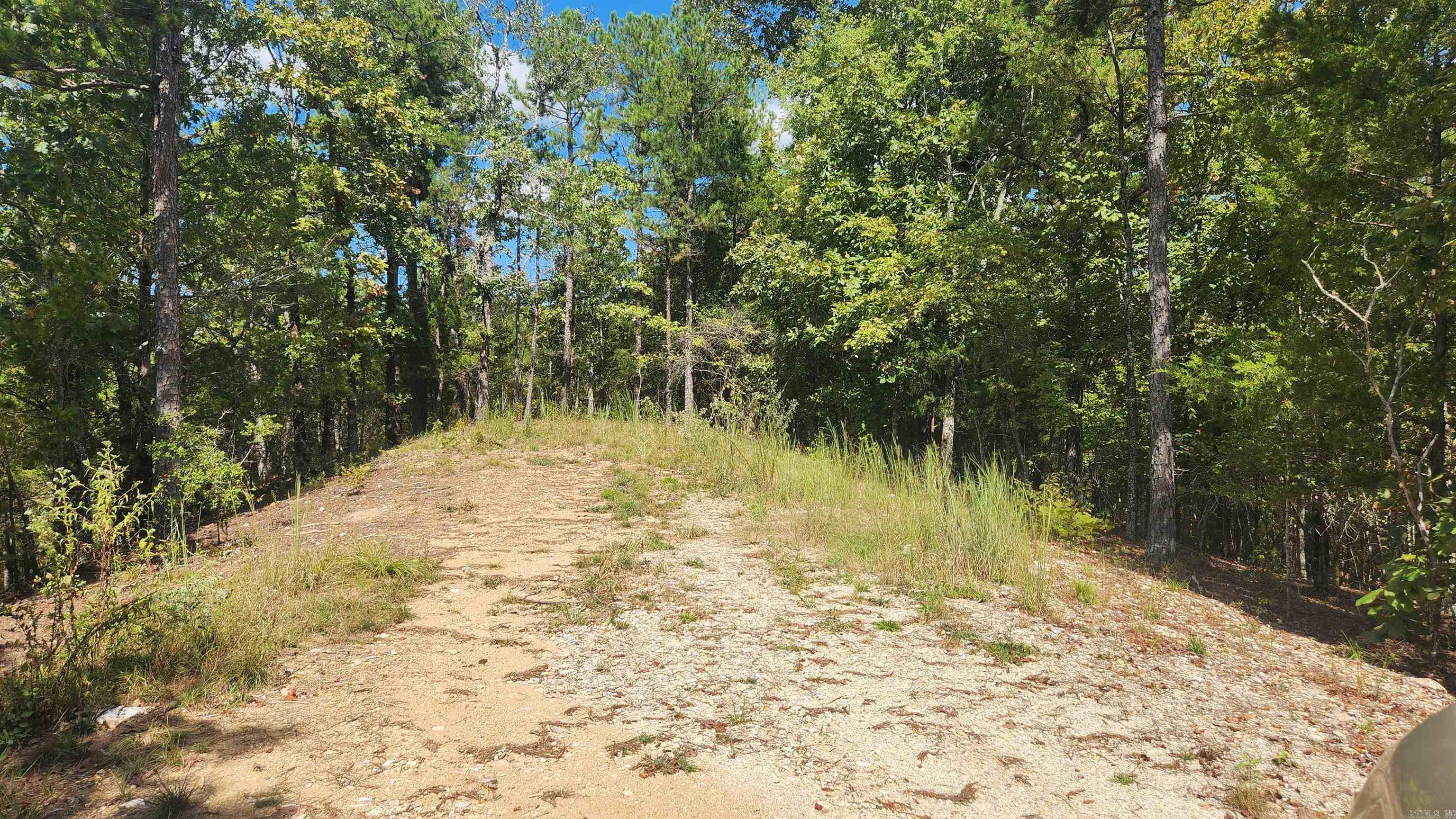 REVAS RETREAT - Land