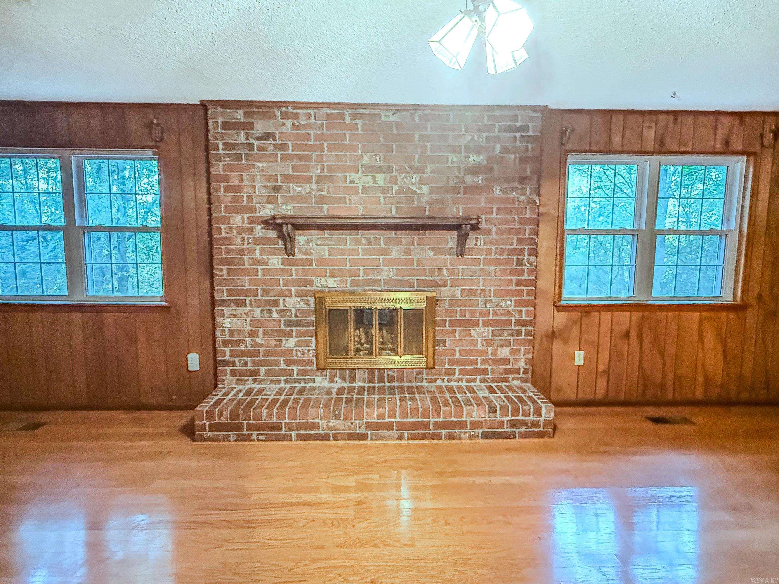 LYNNWOOD ACRES - Residential