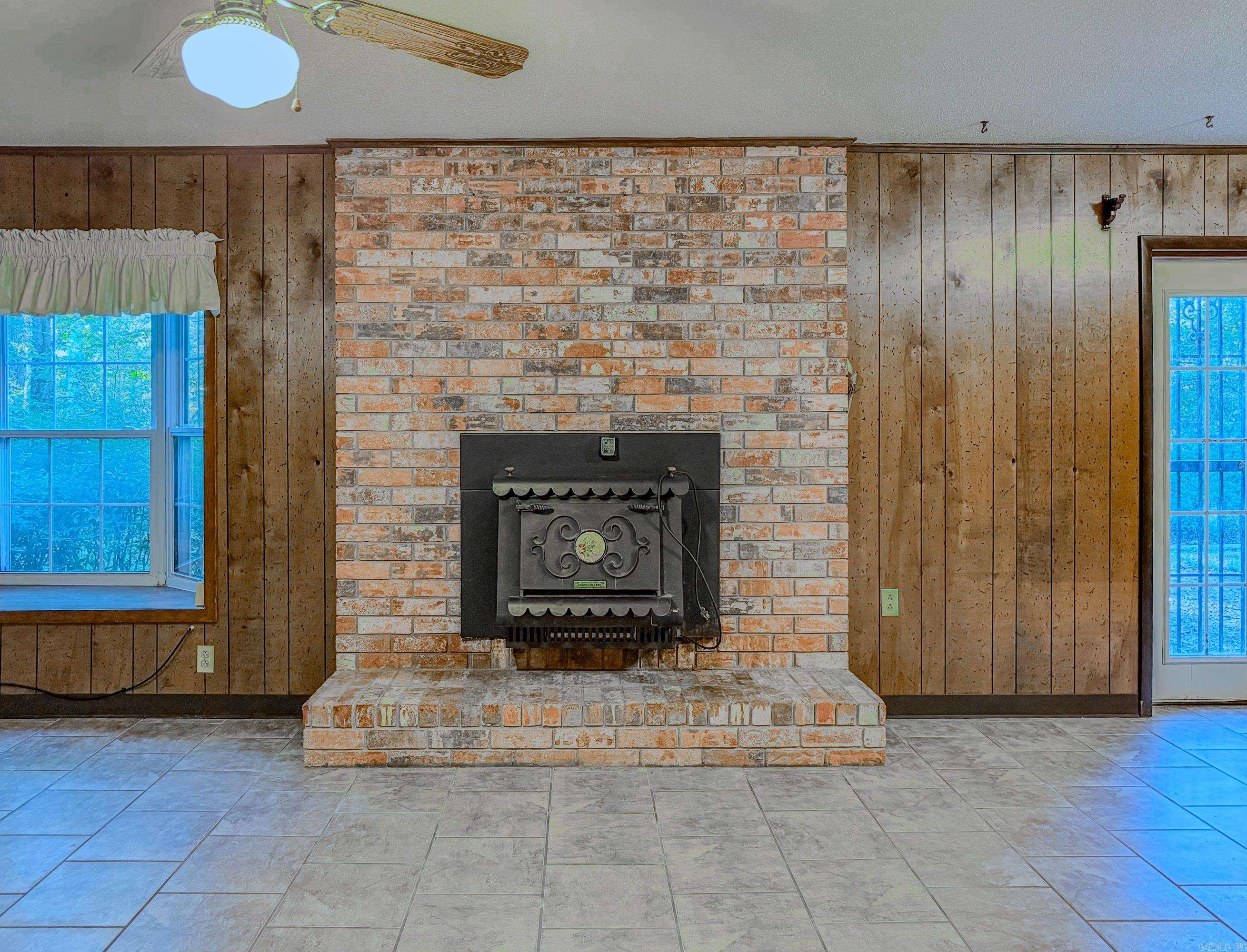 LYNNWOOD ACRES - Residential