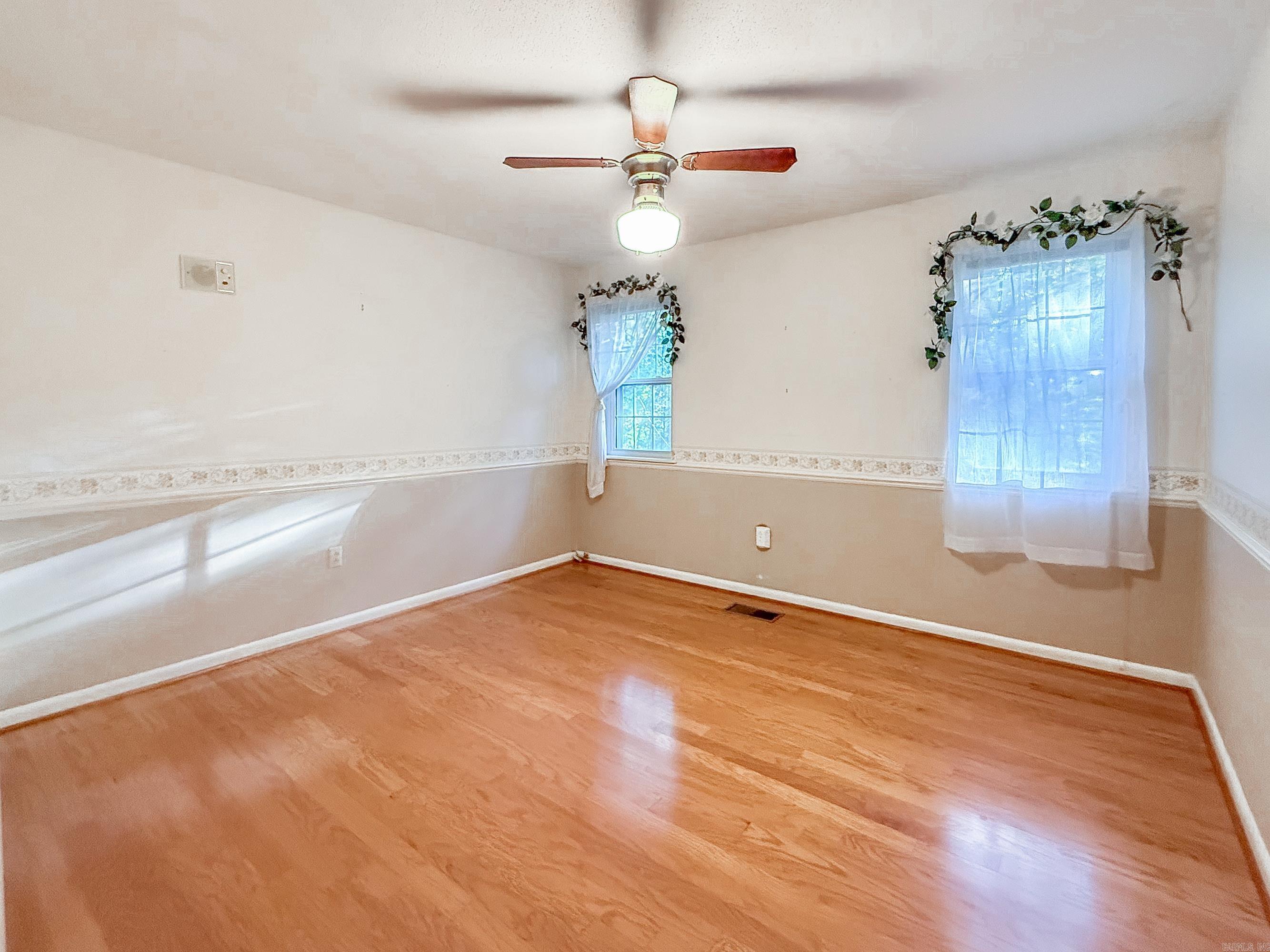 LYNNWOOD ACRES - Residential