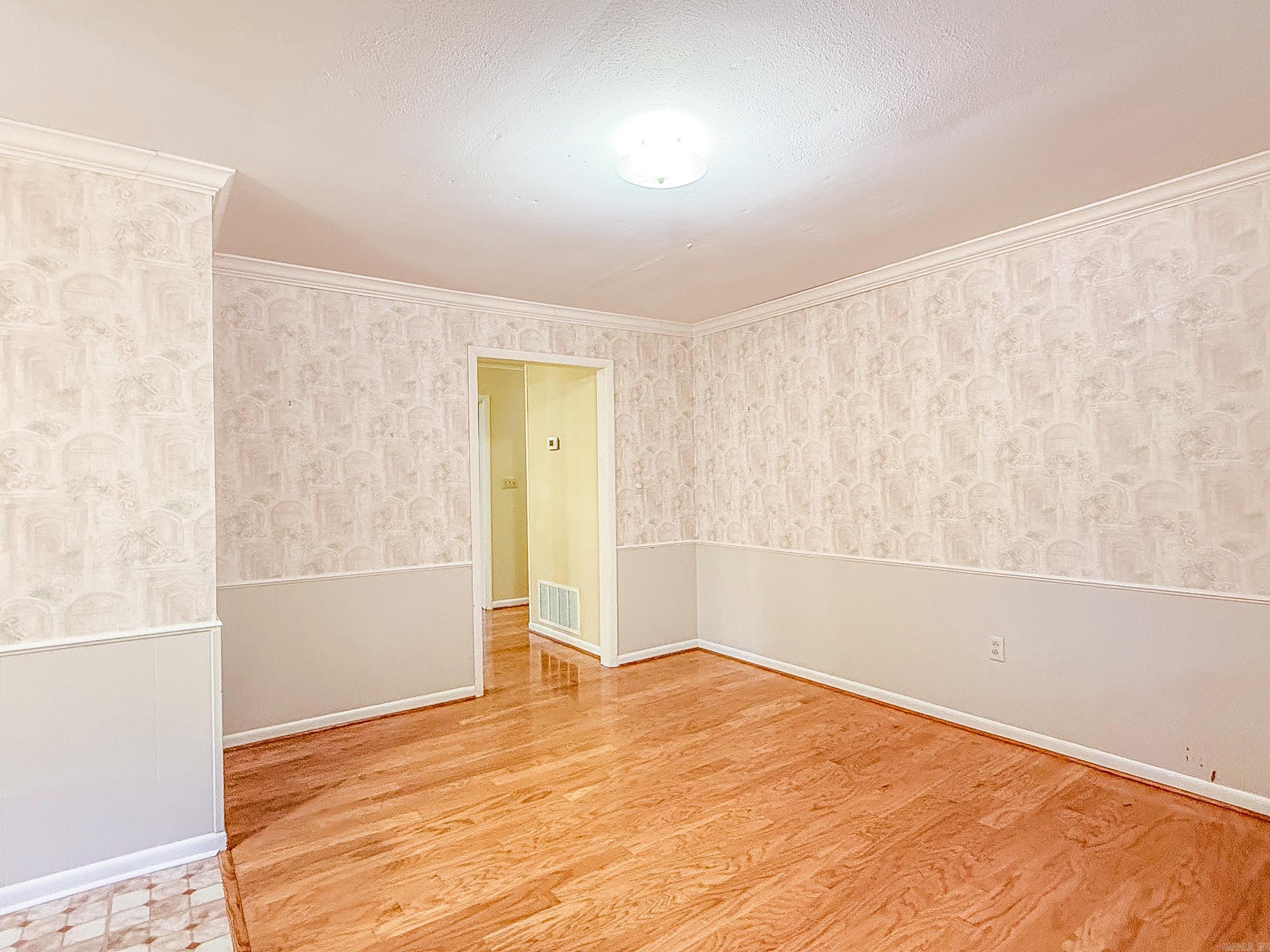 LYNNWOOD ACRES - Residential