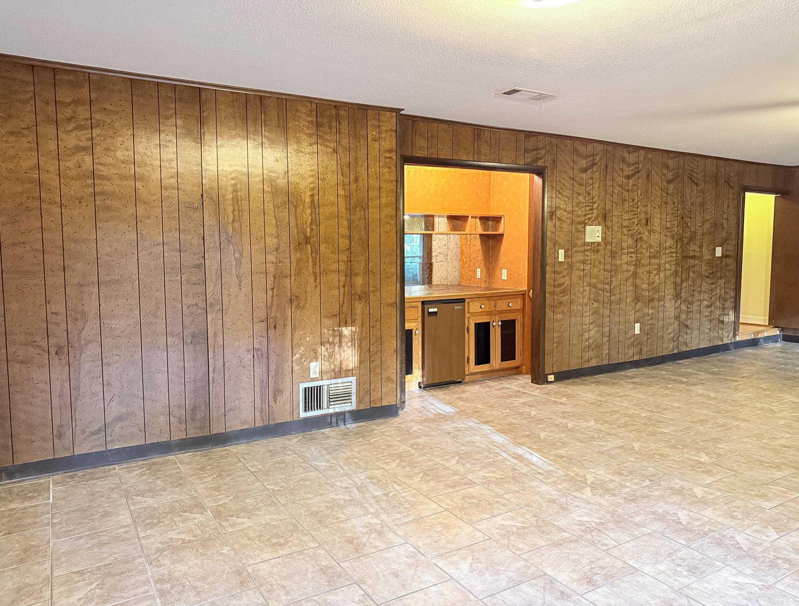 LYNNWOOD ACRES - Residential