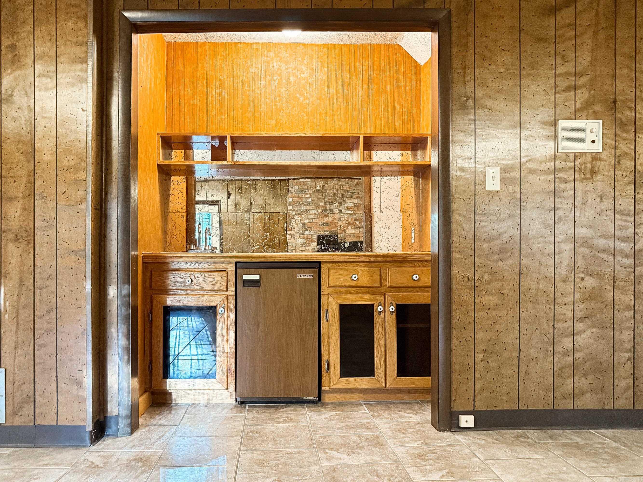 LYNNWOOD ACRES - Residential