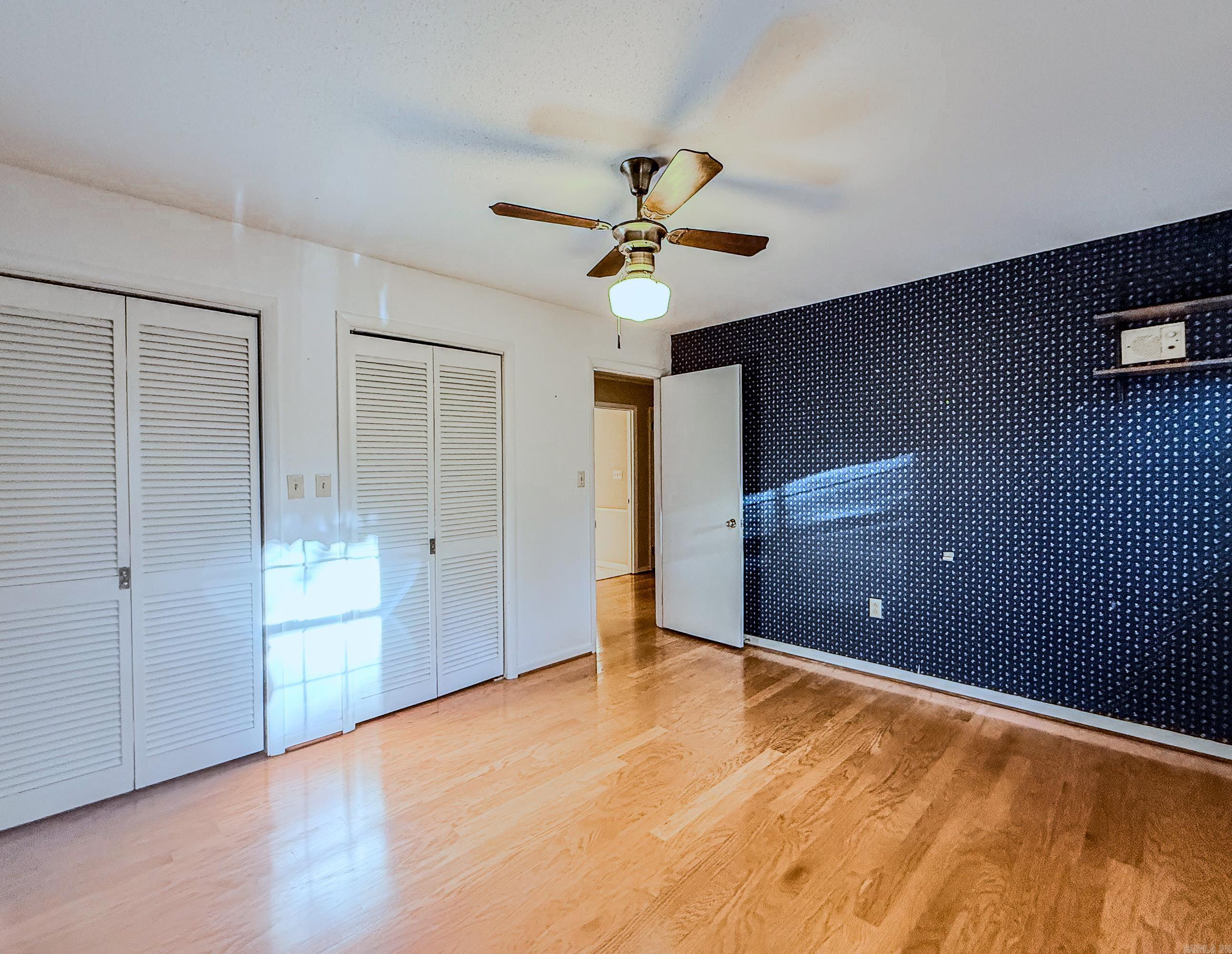 LYNNWOOD ACRES - Residential