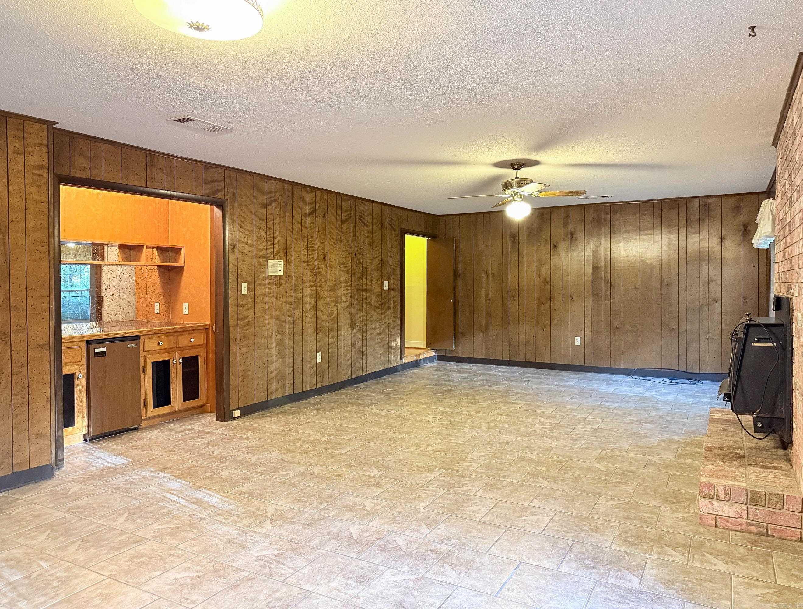 LYNNWOOD ACRES - Residential