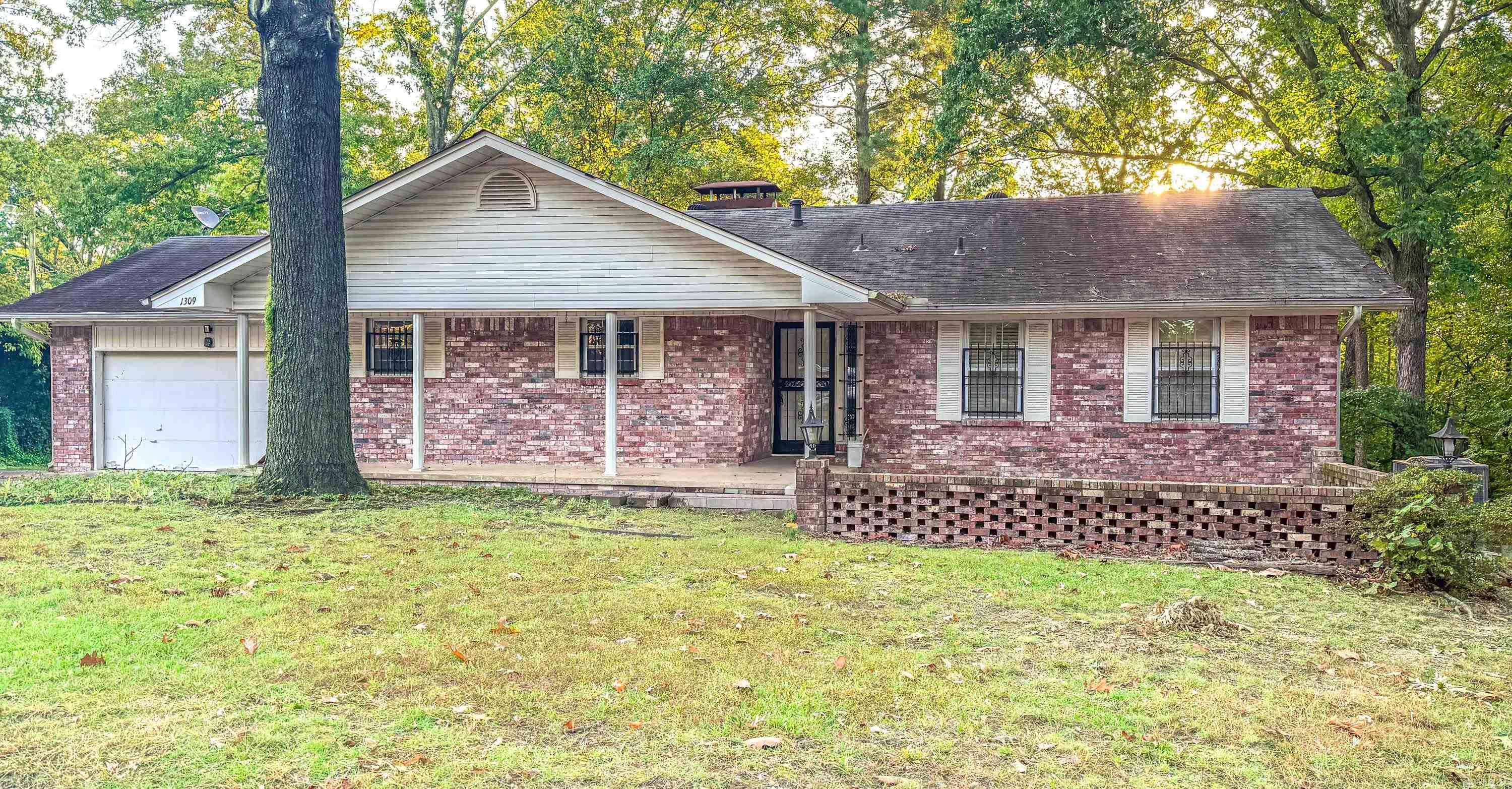 LYNNWOOD ACRES - Residential