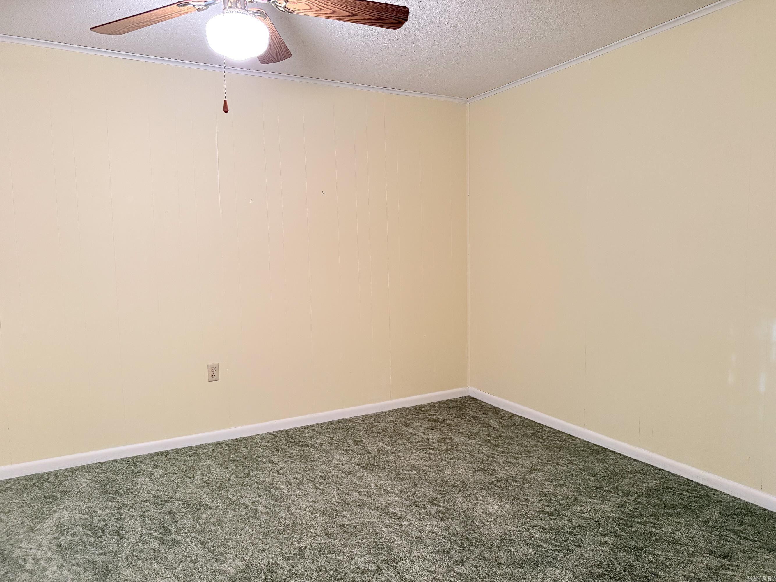 LYNNWOOD ACRES - Residential