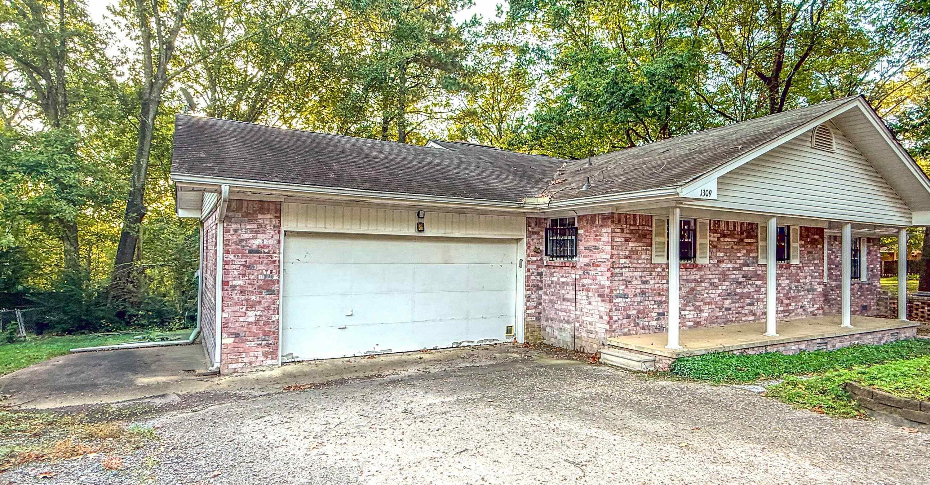 LYNNWOOD ACRES - Residential