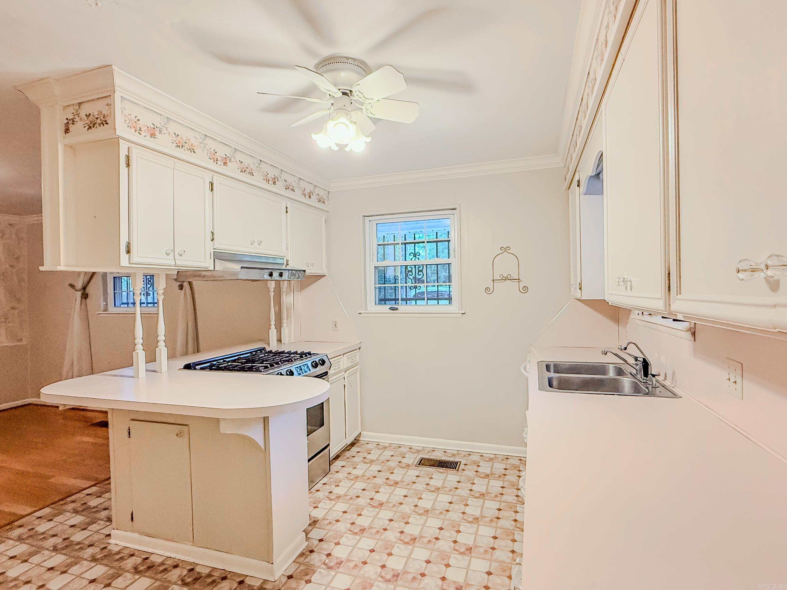 LYNNWOOD ACRES - Residential