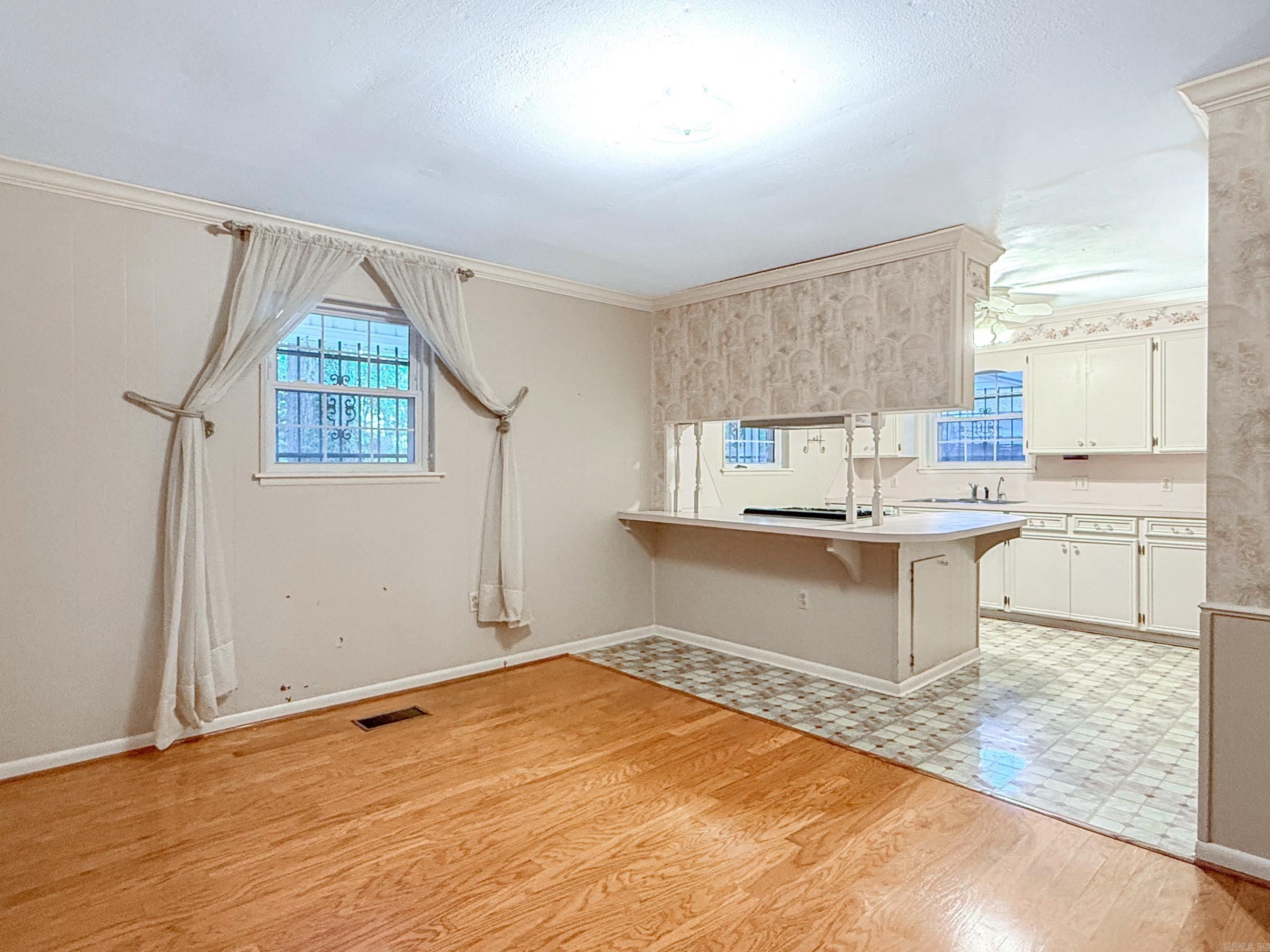 LYNNWOOD ACRES - Residential