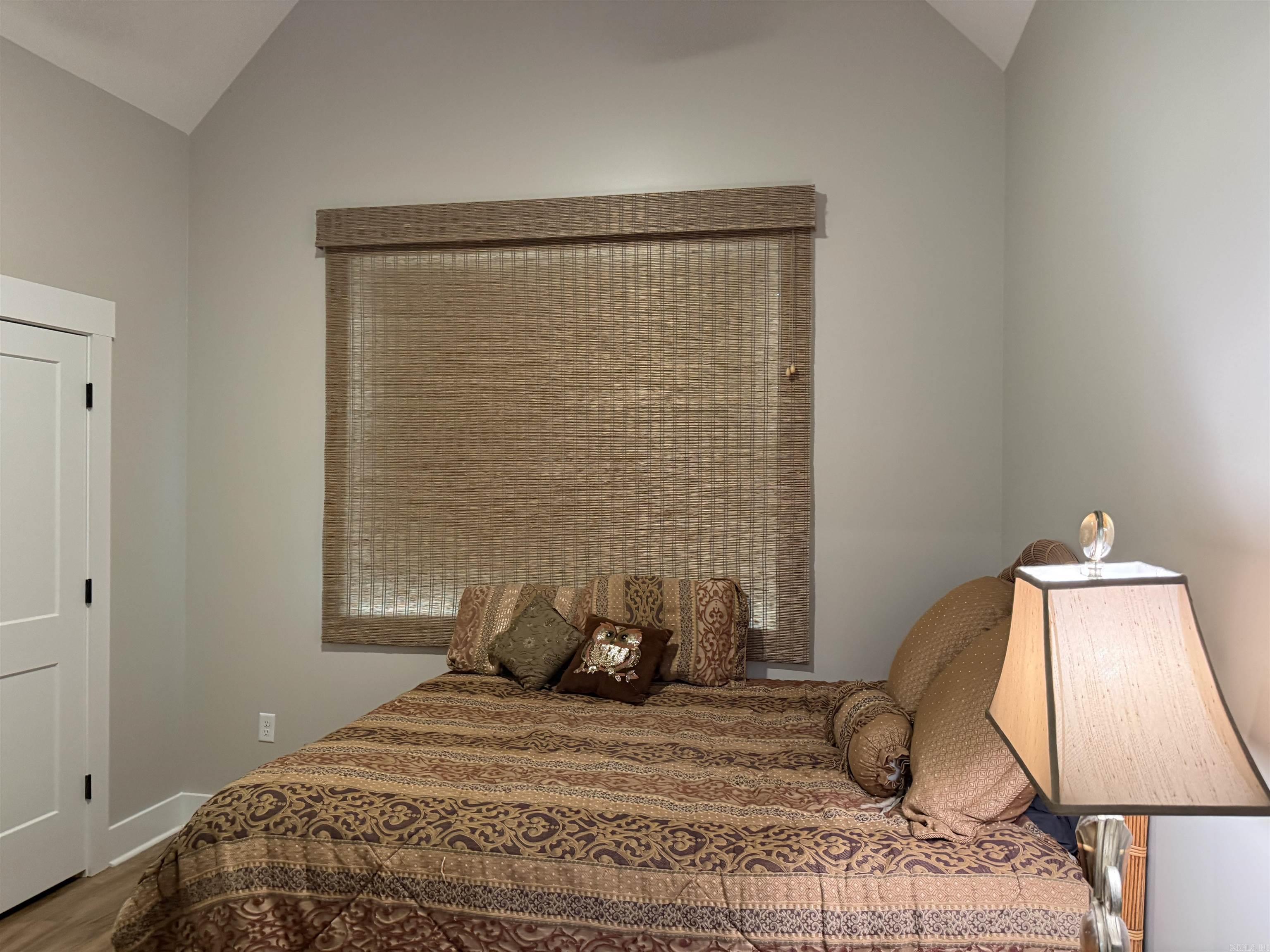 TWIN OAKS - Residential