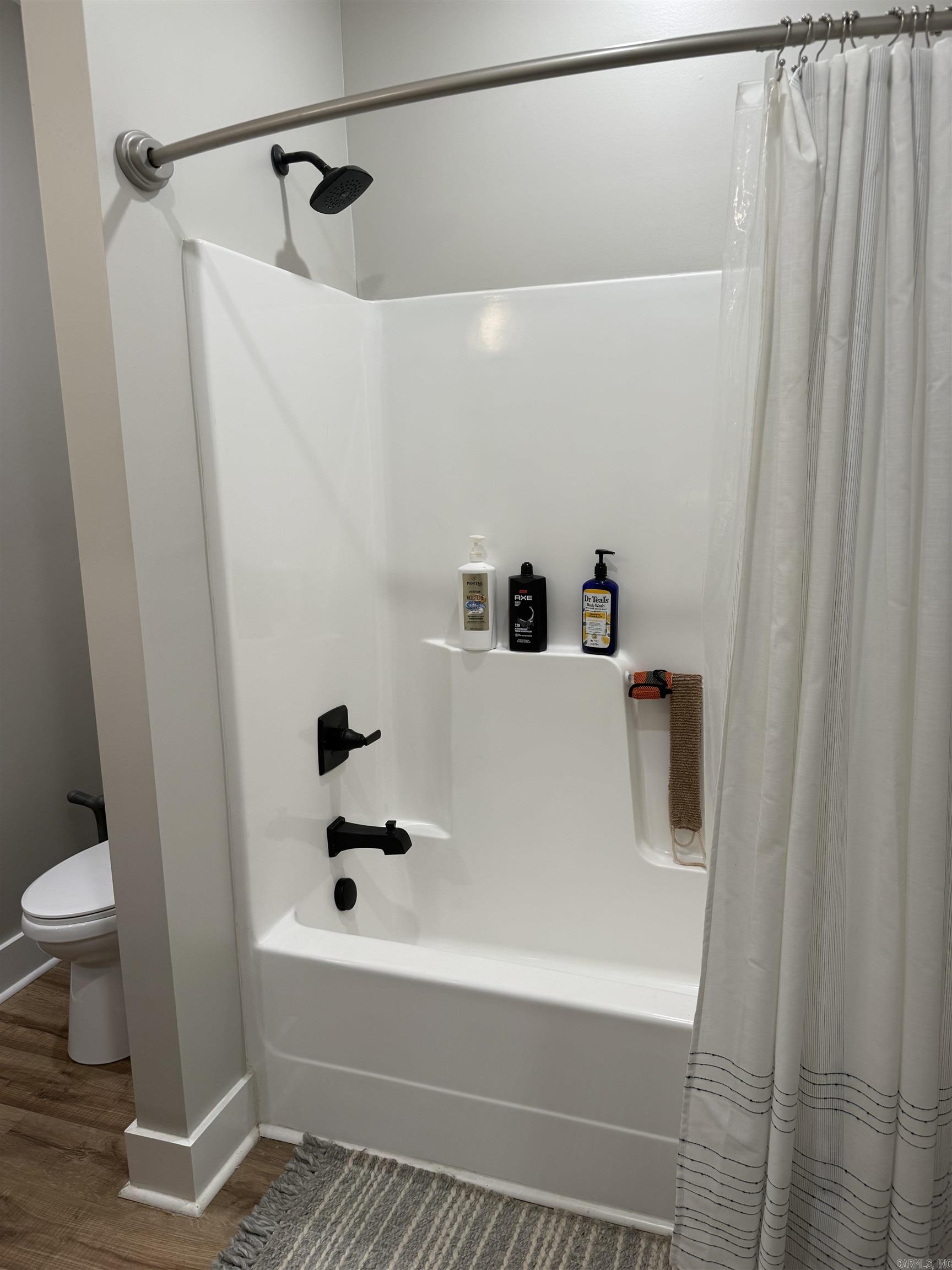 TWIN OAKS - Residential