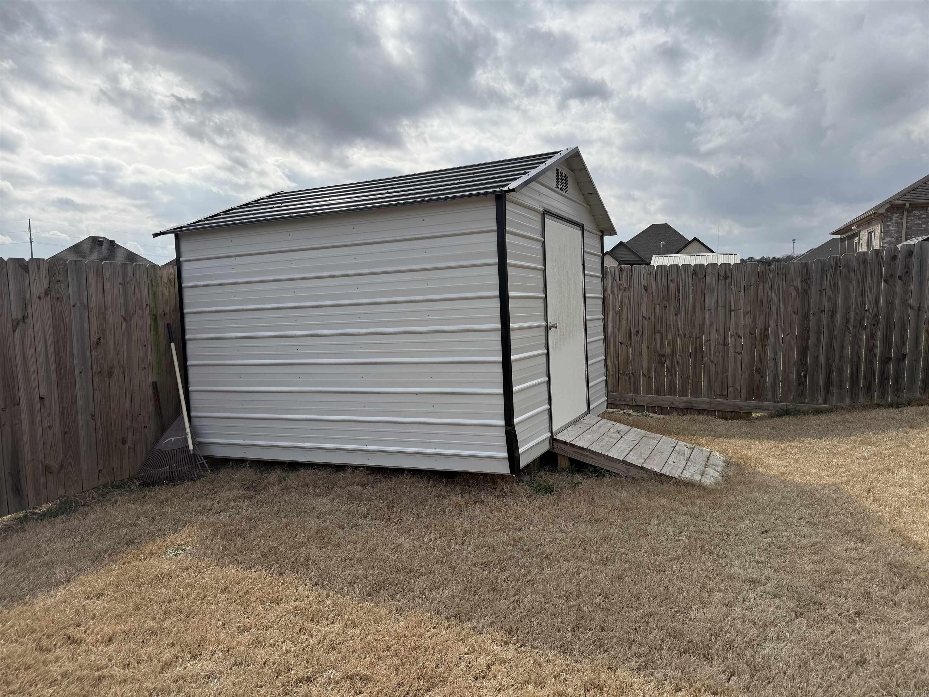 TWIN OAKS - Residential