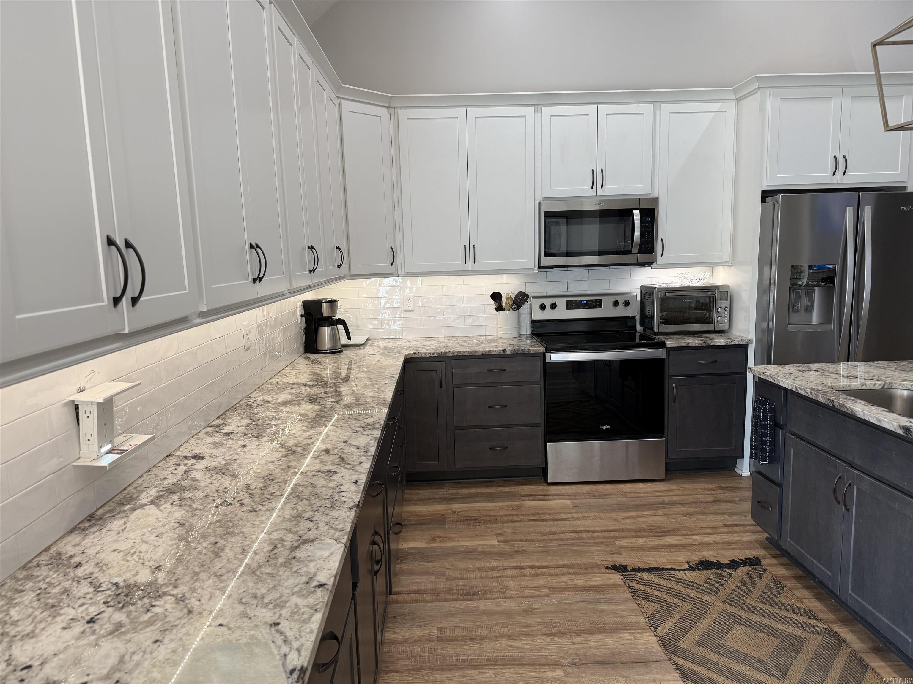 TWIN OAKS - Residential