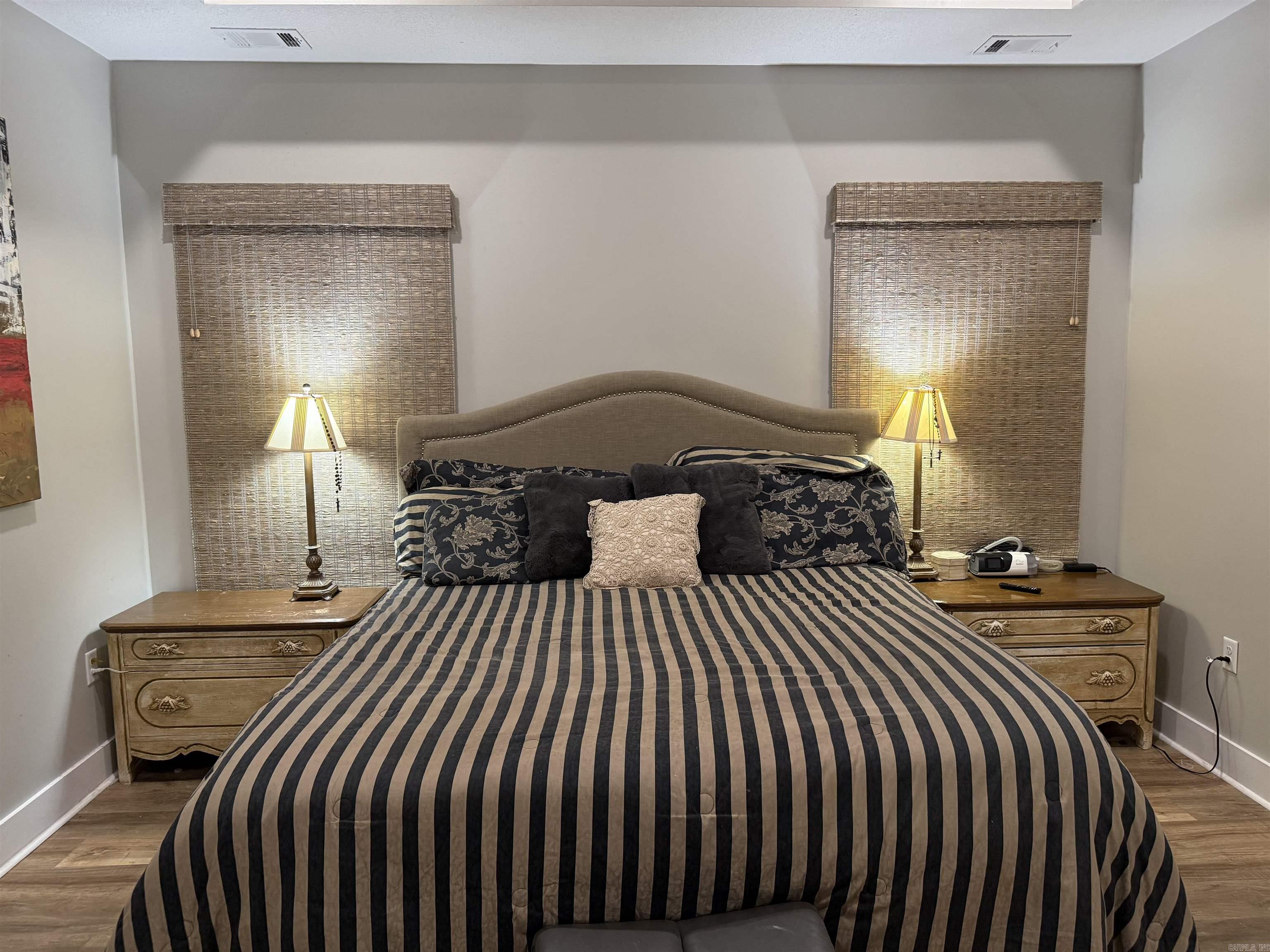 TWIN OAKS - Residential