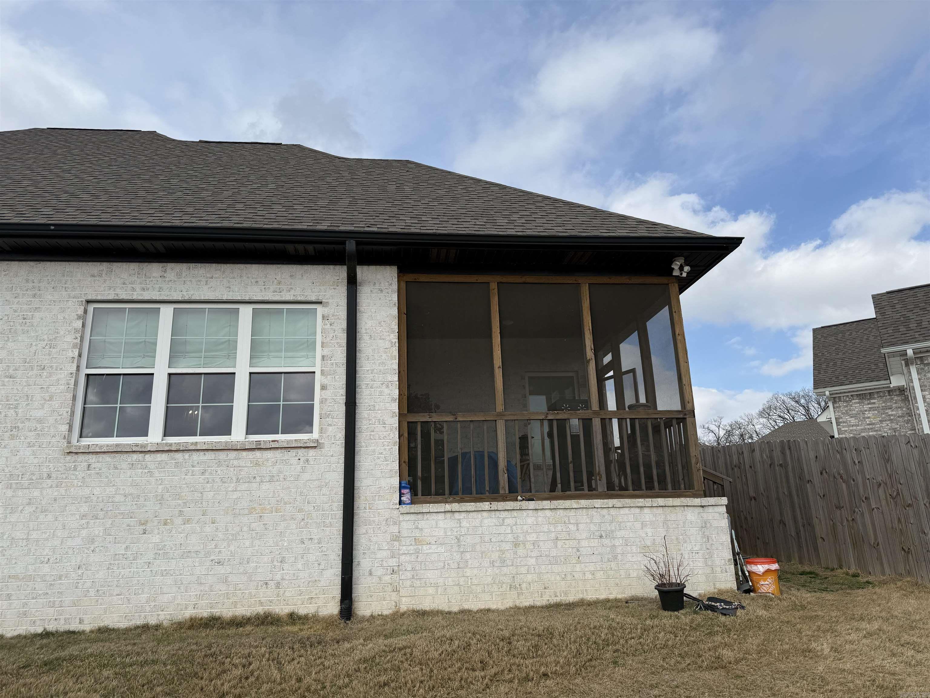 TWIN OAKS - Residential