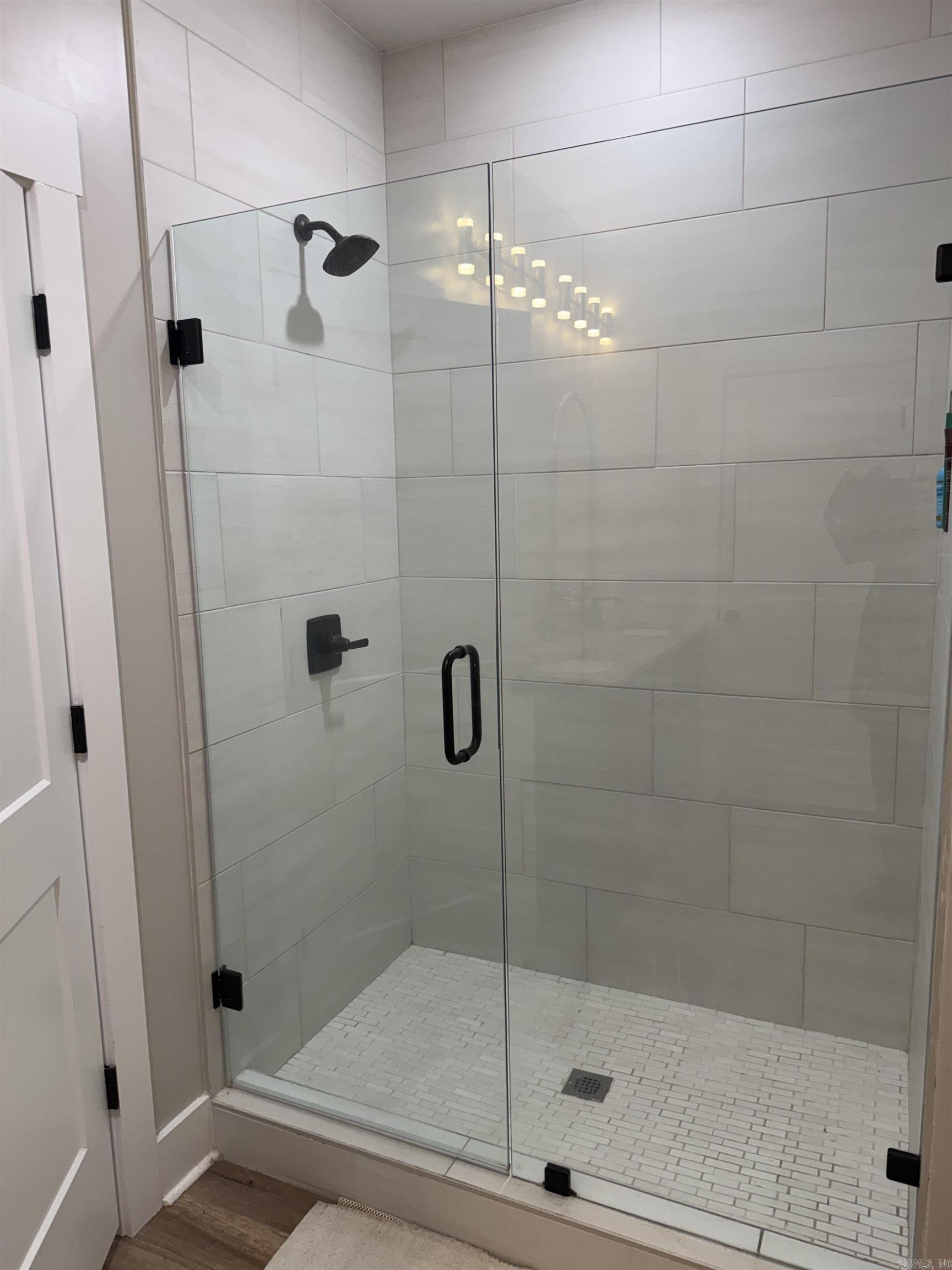 TWIN OAKS - Residential