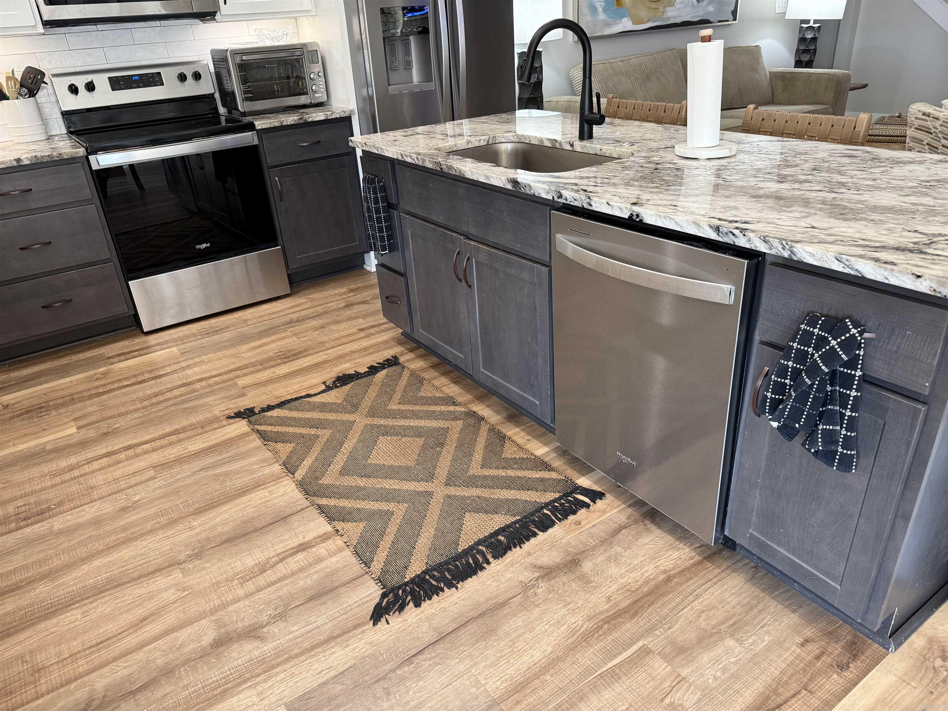 TWIN OAKS - Residential