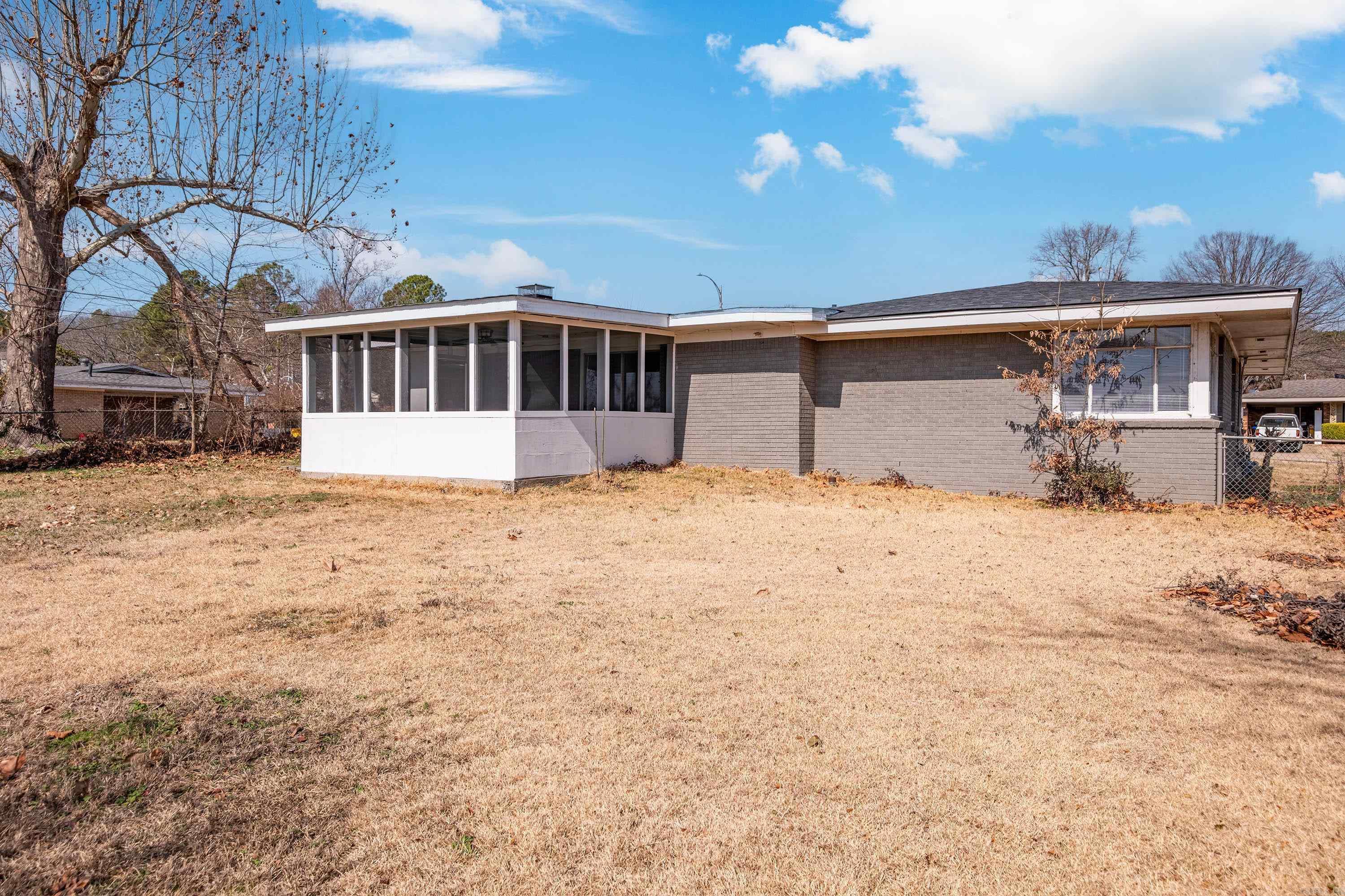 RANCH ESTATE - Residential