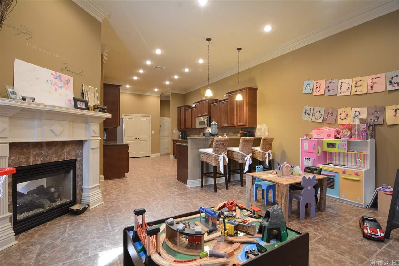 COUNTRY CLUB OF ARK THE - Residential