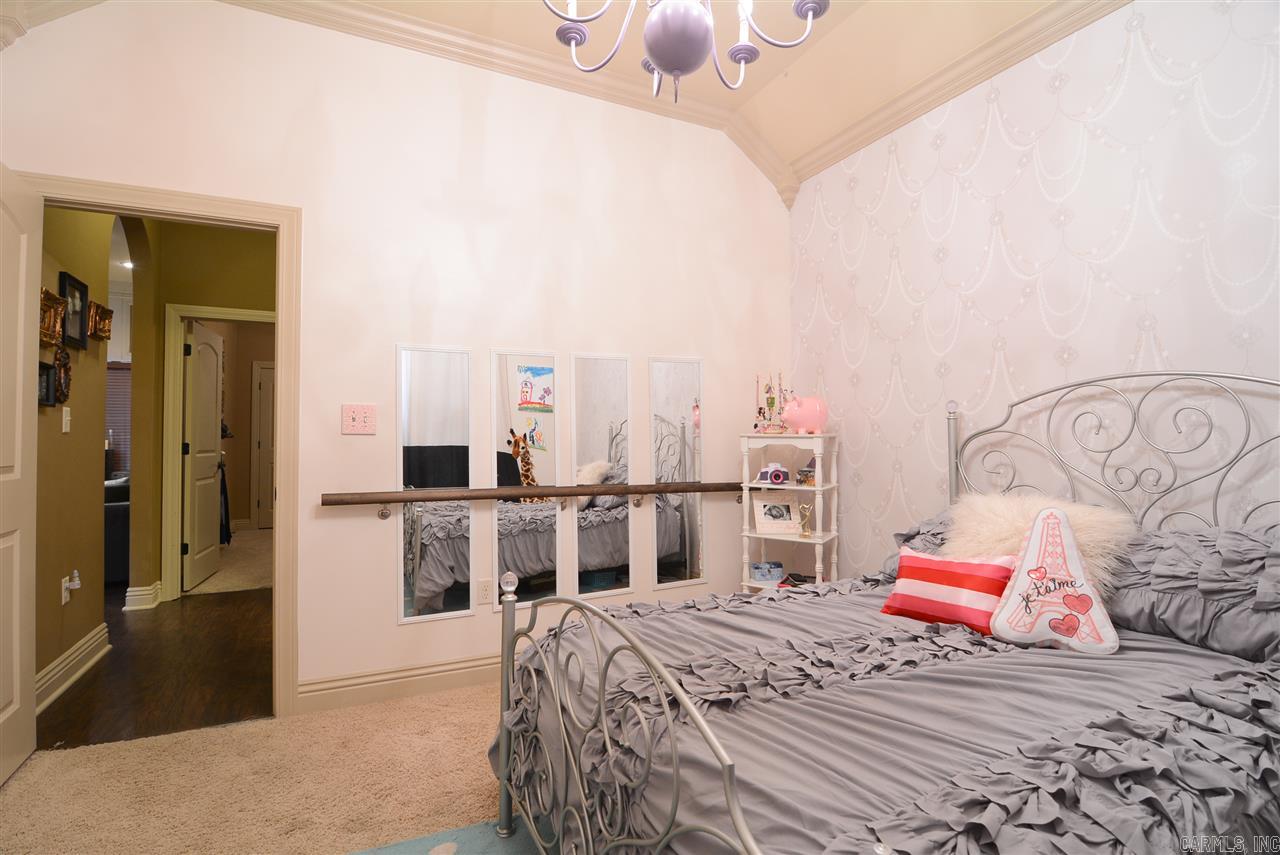 COUNTRY CLUB OF ARK THE - Residential