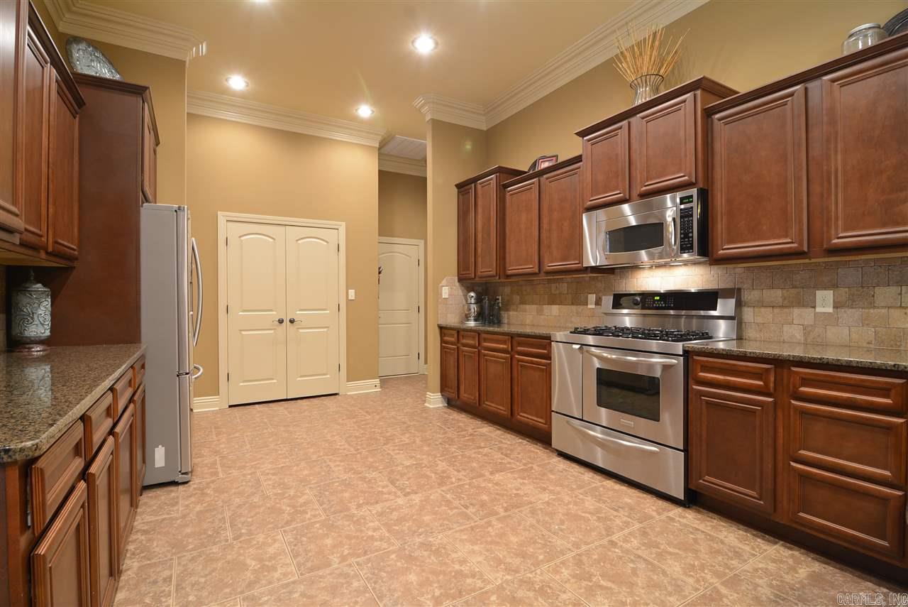 COUNTRY CLUB OF ARK THE - Residential