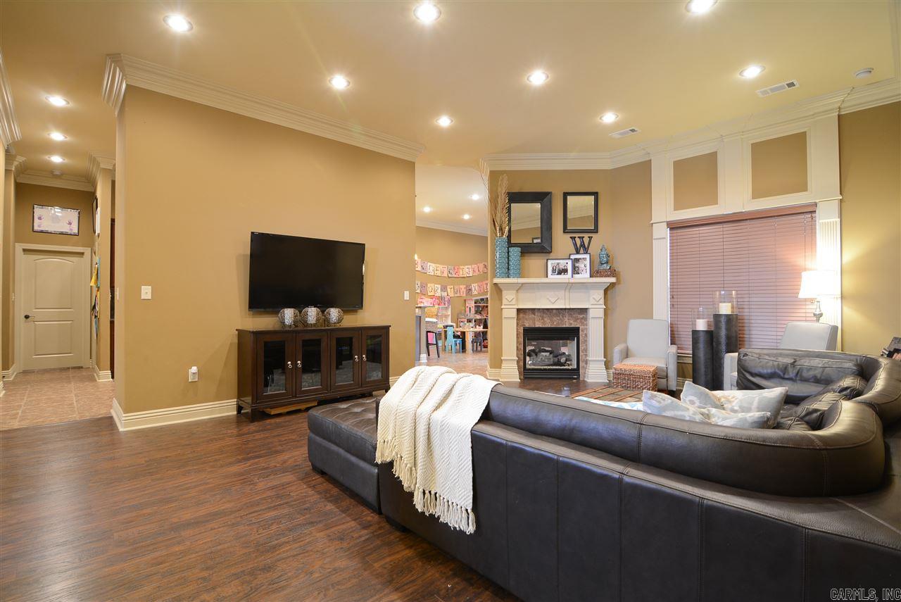 COUNTRY CLUB OF ARK THE - Residential